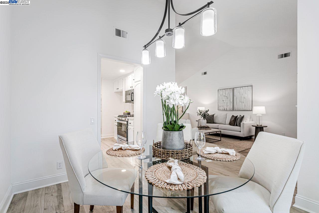 Detail Gallery Image 7 of 39 For 1235 Sunshine Cir, Danville,  CA 94506 - 2 Beds | 2 Baths