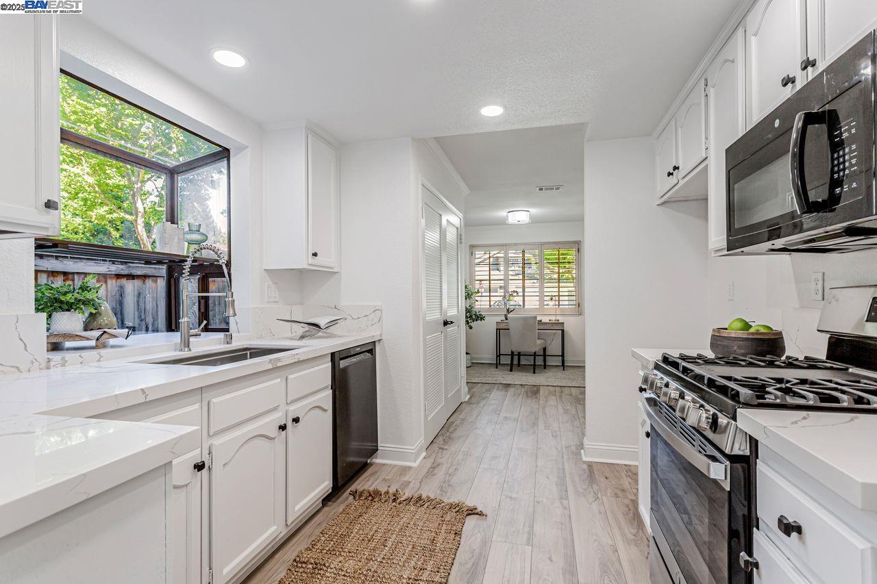 Detail Gallery Image 10 of 39 For 1235 Sunshine Cir, Danville,  CA 94506 - 2 Beds | 2 Baths