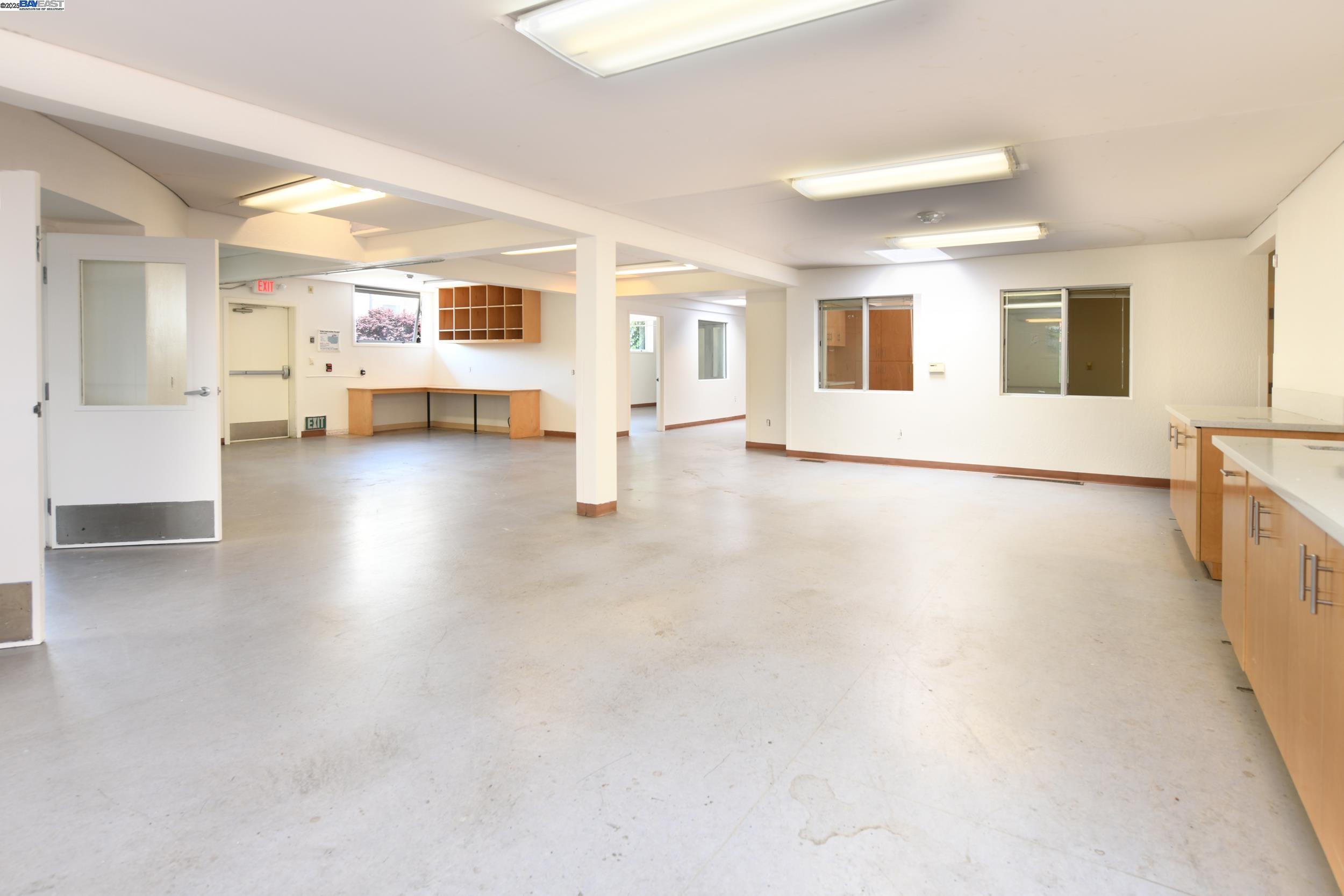 2320 Channing Way, Berkeley, California 94704, ,Commercial Lease,For Rent,2320 Channing Way,41101146