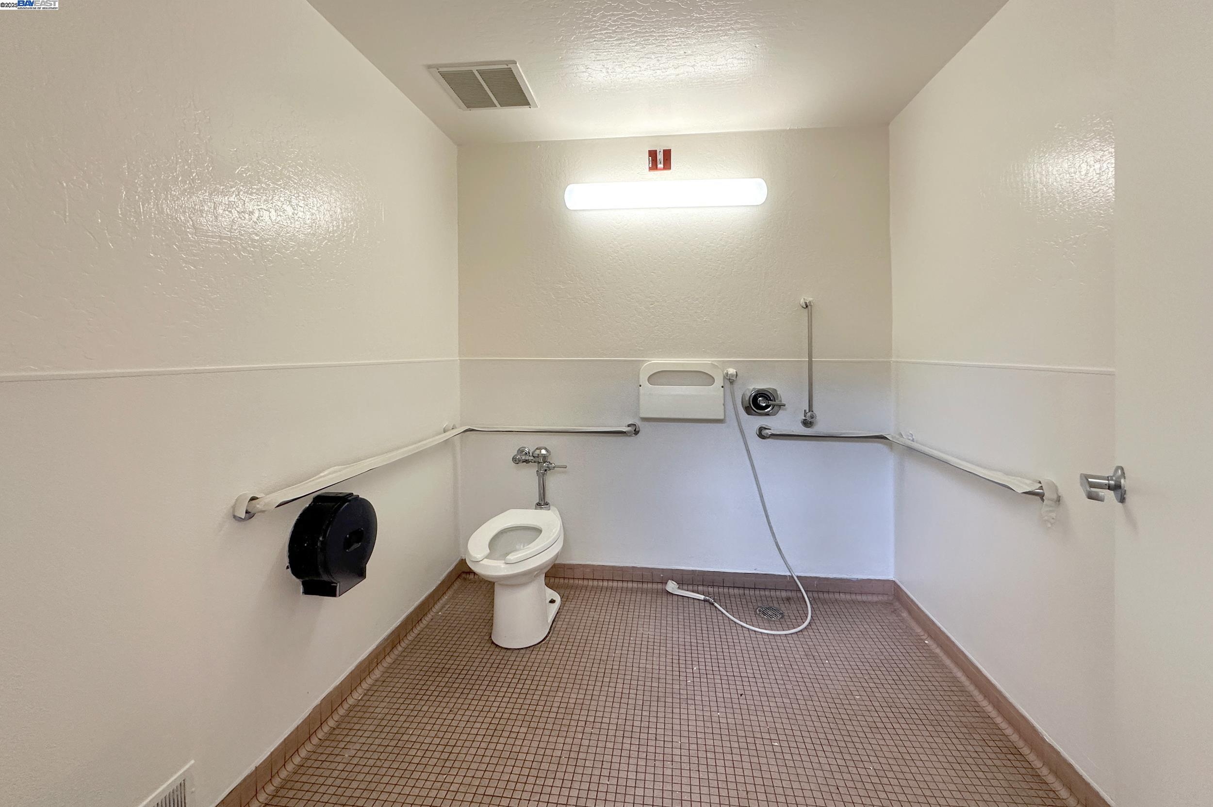 2320 Channing Way, Berkeley, California 94704, ,Commercial Lease,For Rent,2320 Channing Way,41101146