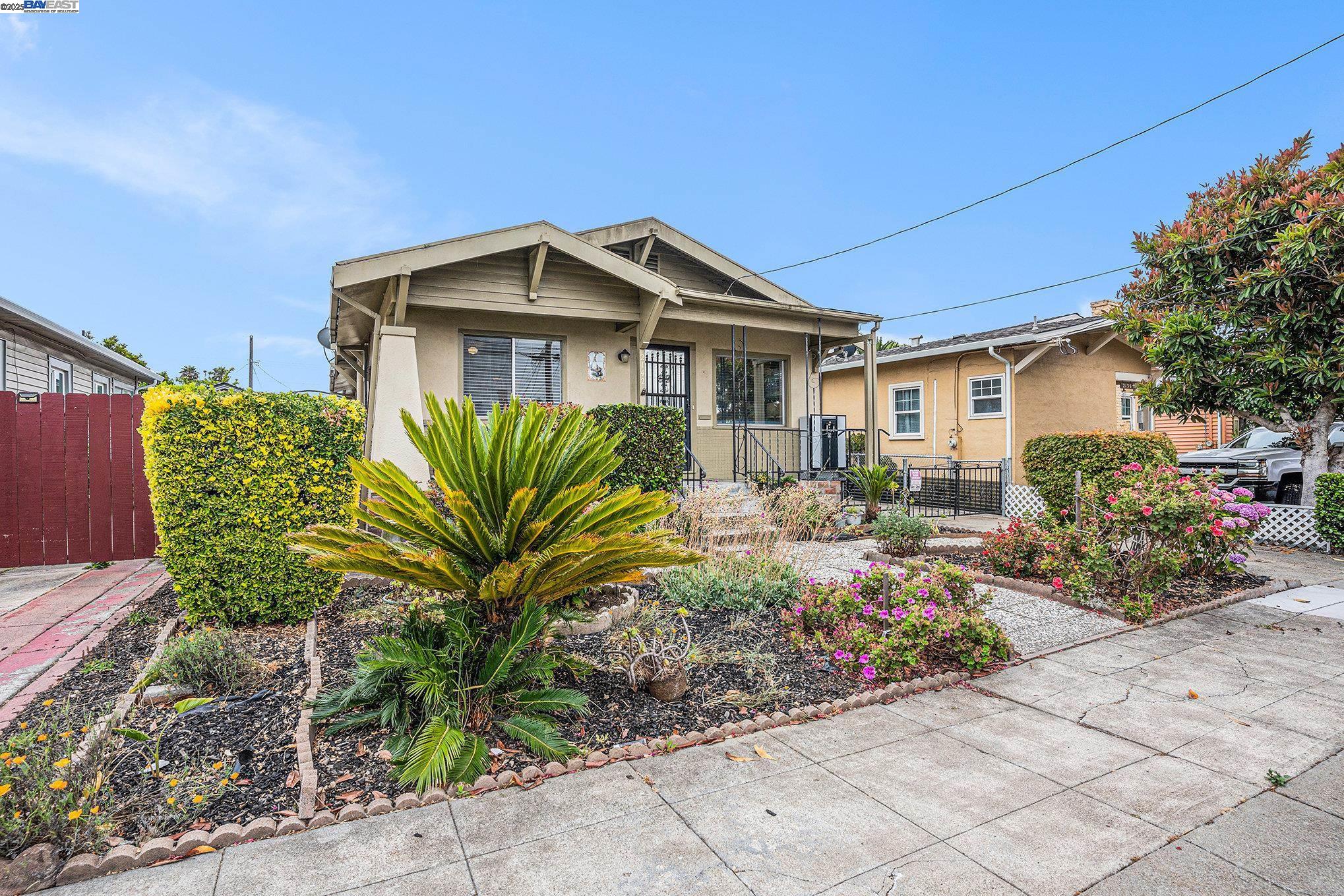 Detail Gallery Image 1 of 1 For 2142 107th Ave, Oakland,  CA 94603 - 2 Beds | 1 Baths
