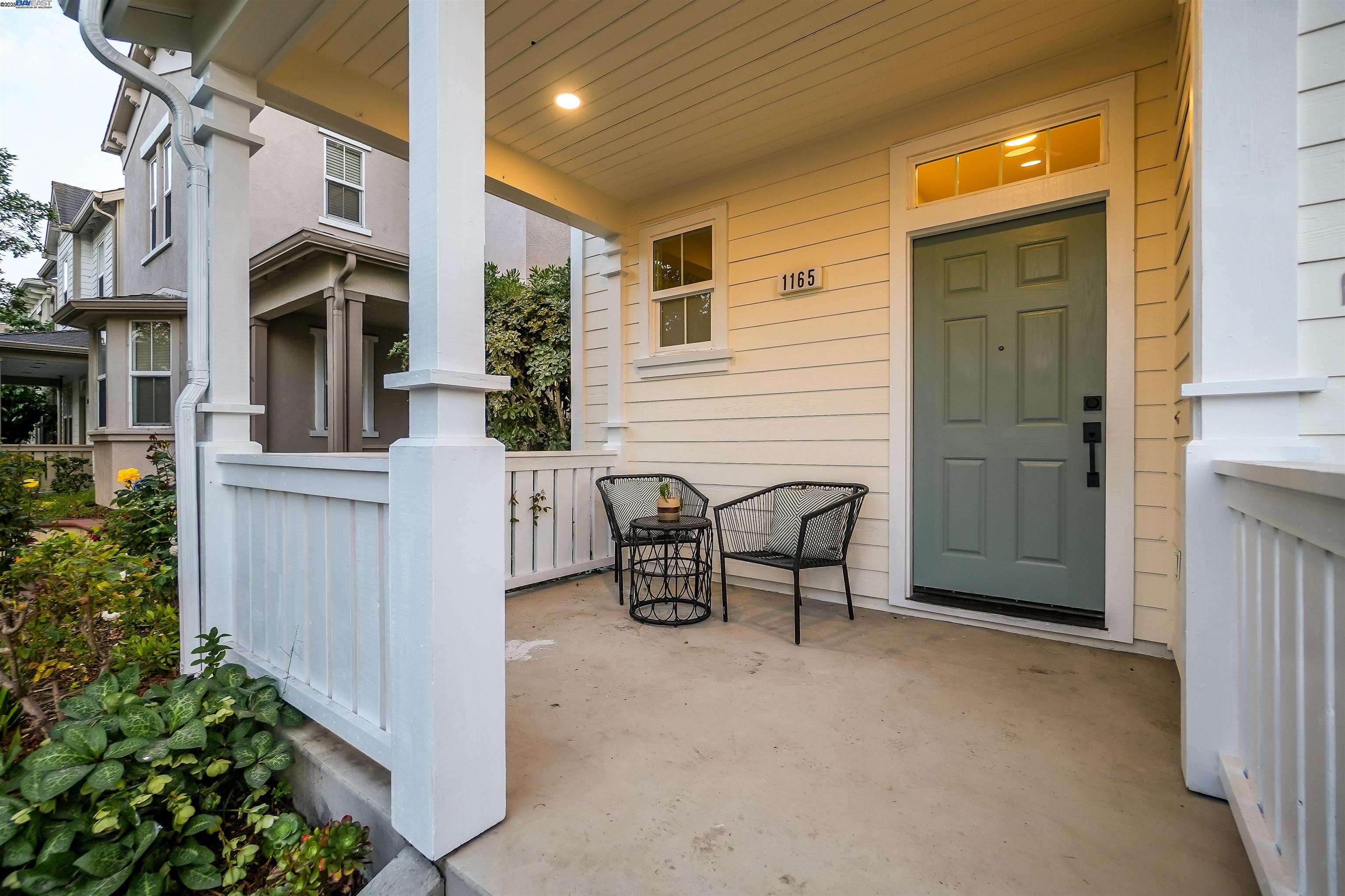 Detail Gallery Image 3 of 59 For 1165 Cottage Ln, Hercules,  CA 94547-2703 - 3 Beds | 3 Baths