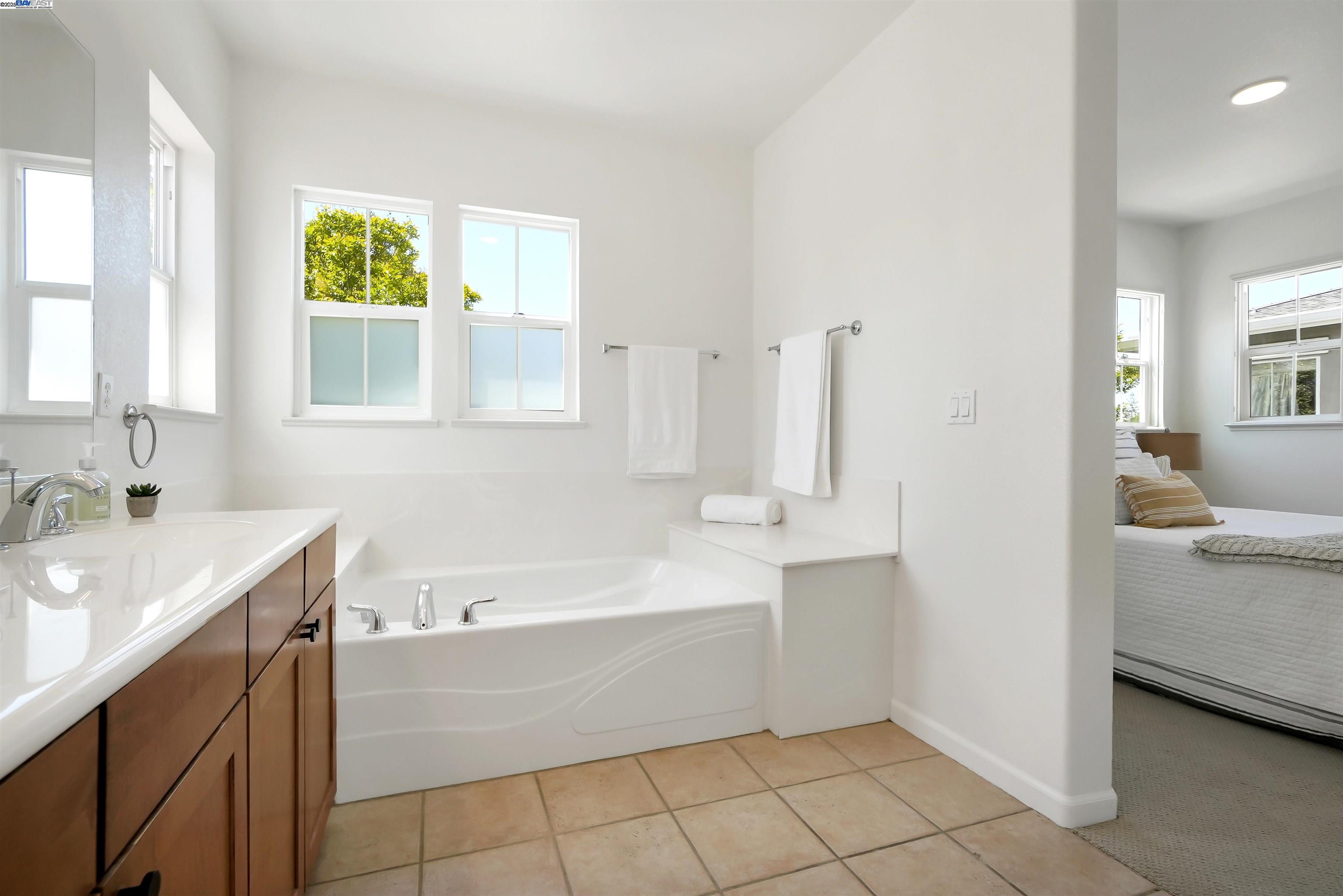 Detail Gallery Image 35 of 59 For 1165 Cottage Ln, Hercules,  CA 94547-2703 - 3 Beds | 3 Baths