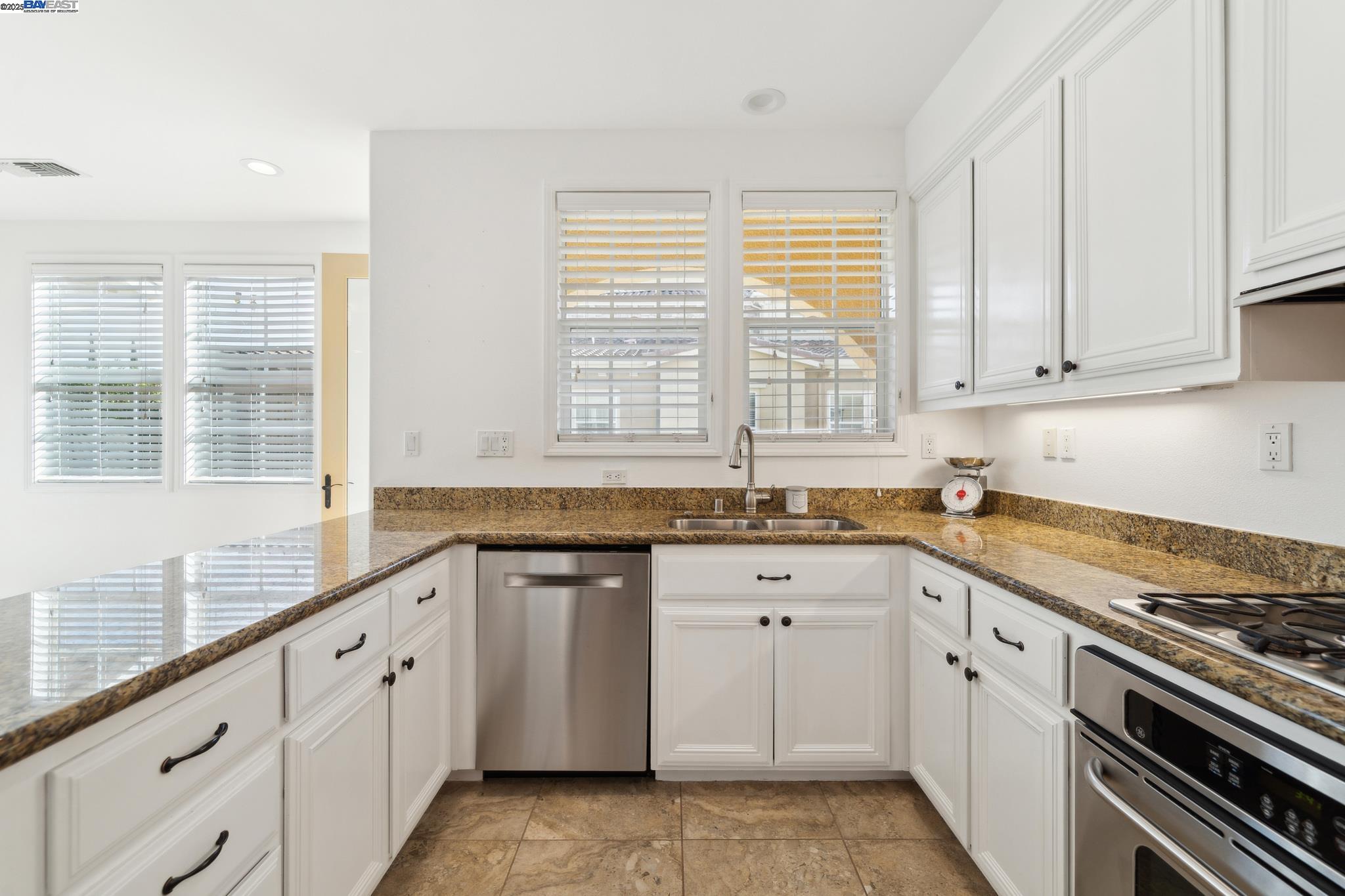 Photo #5: 41101158 Listing: Photo #5
