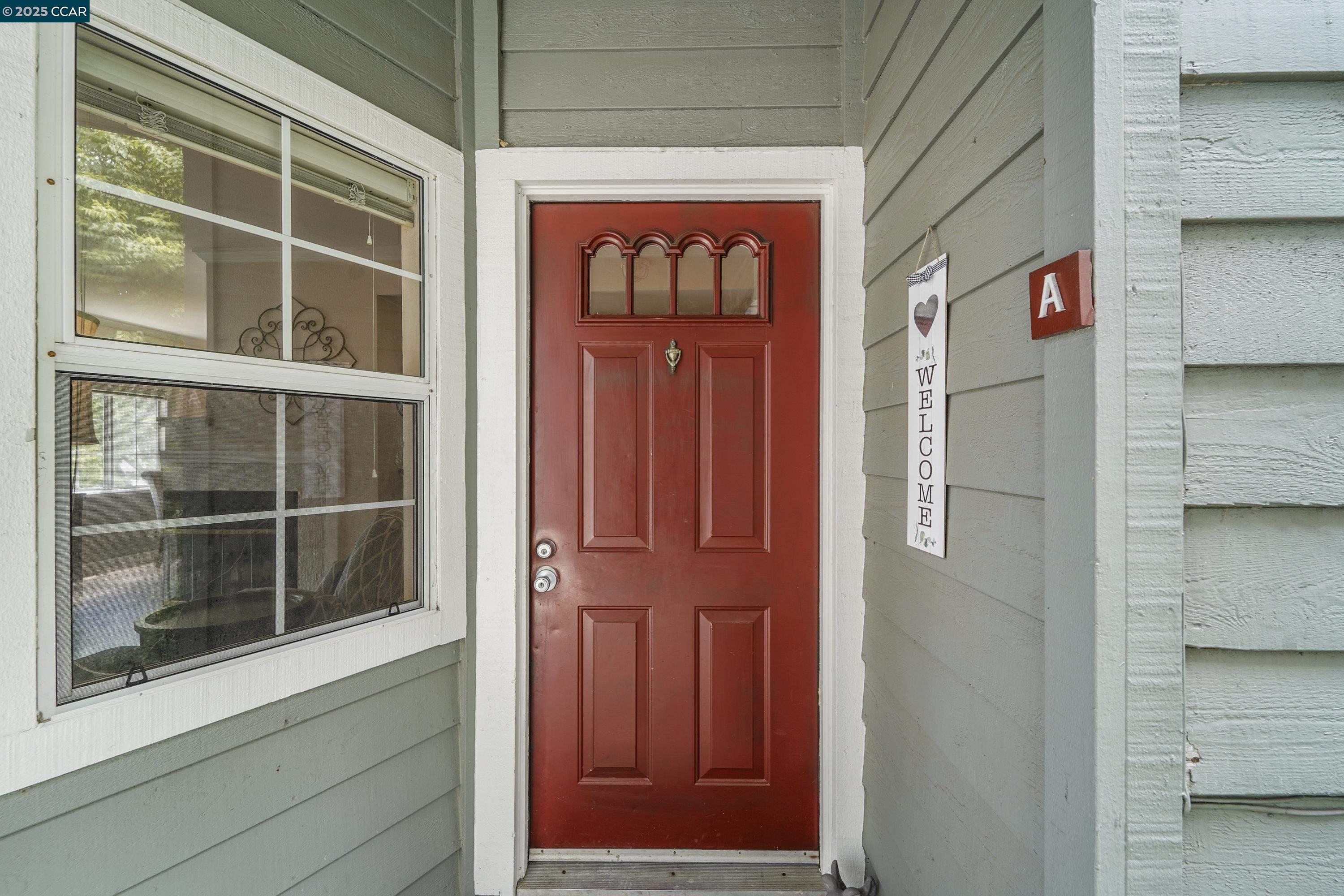 Browse active condo listings in CANYON MEADOWS