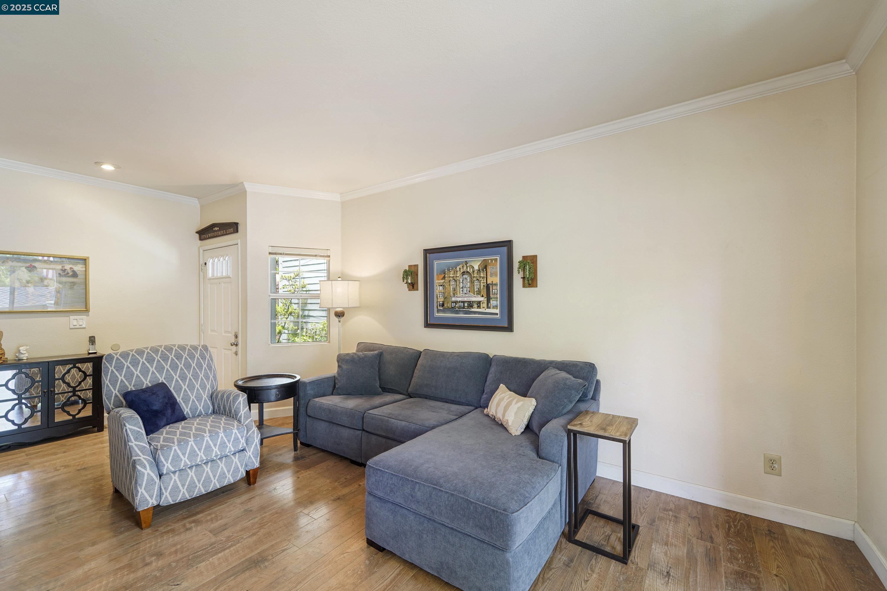 Photo #5: 41101159 Listing: Photo #5