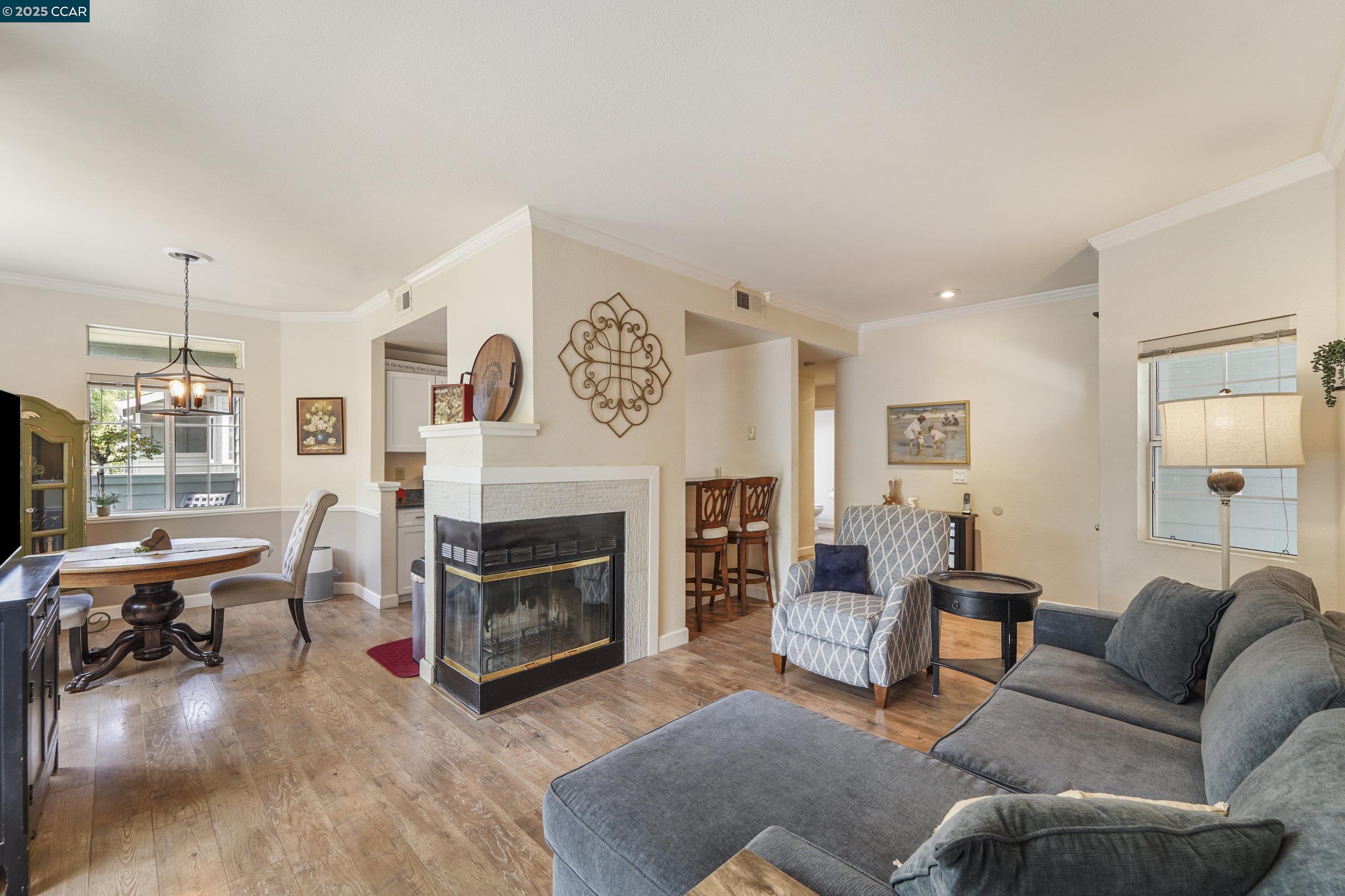 Photo #6: 41101159 Listing: Photo #6