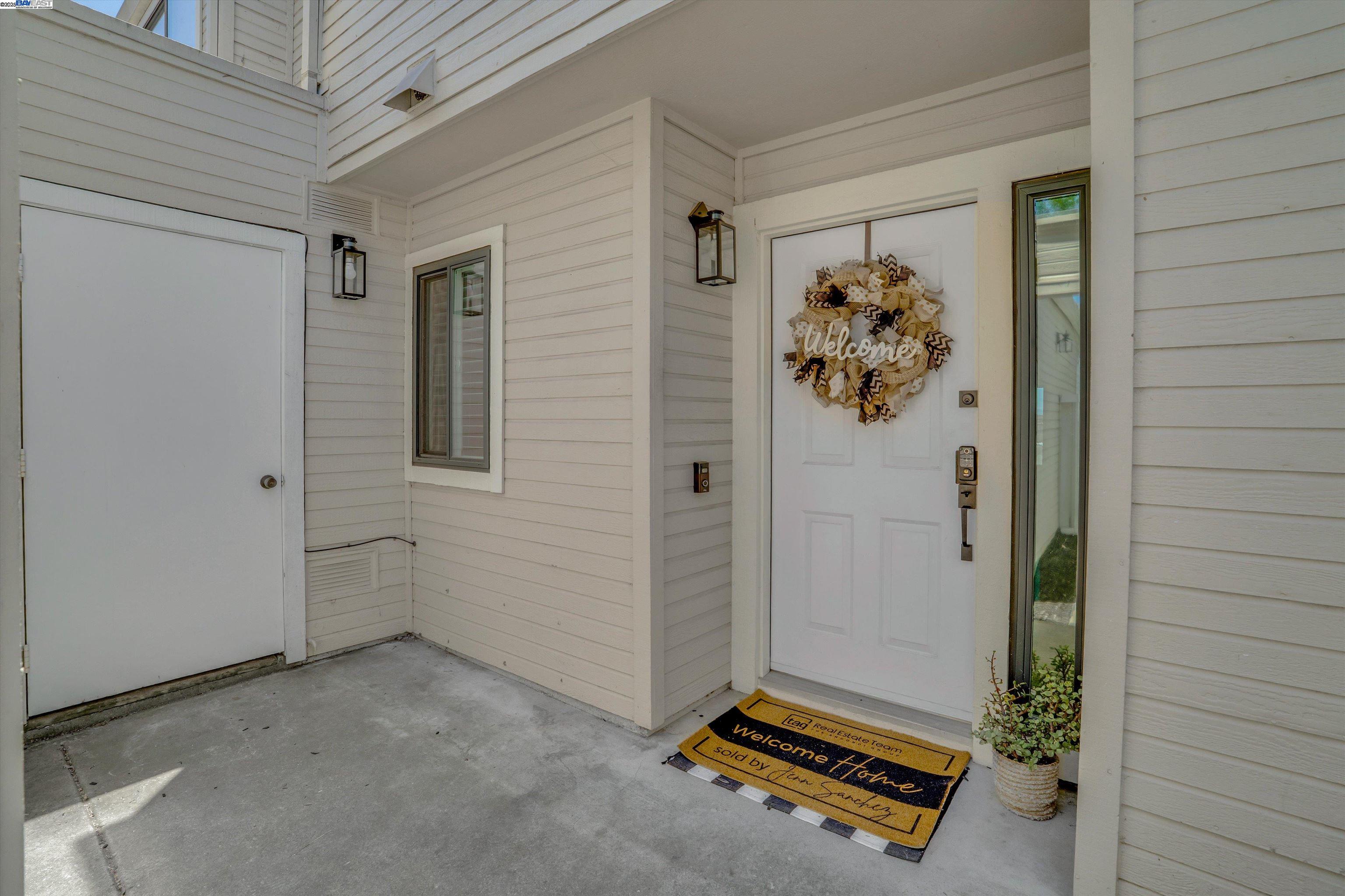 More Details about MLS # 41101160 : 2417 GROVEVIEW CT