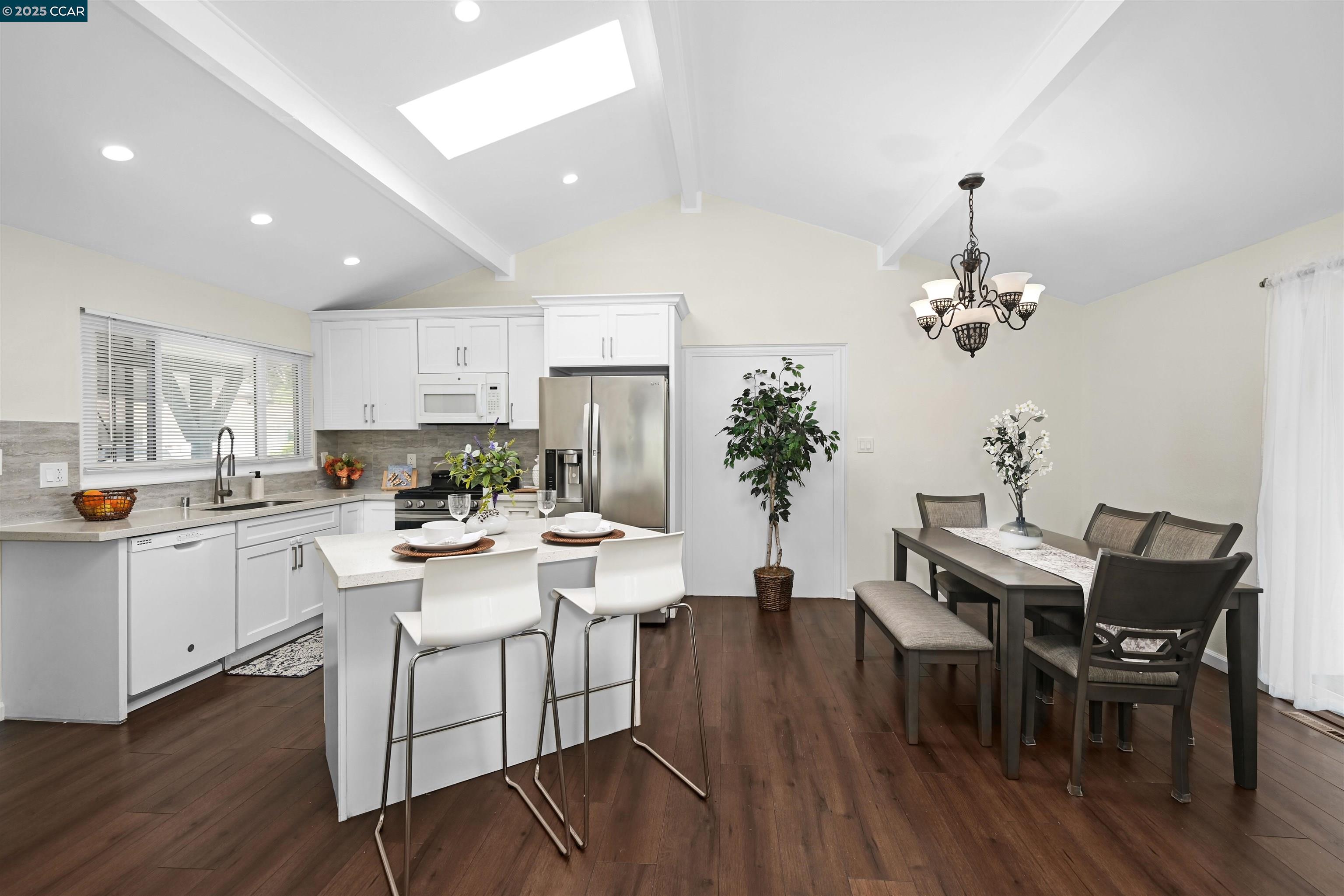Detail Gallery Image 6 of 45 For 2326 Estrella Ct, Pinole,  CA 94564 - – Beds | – Baths