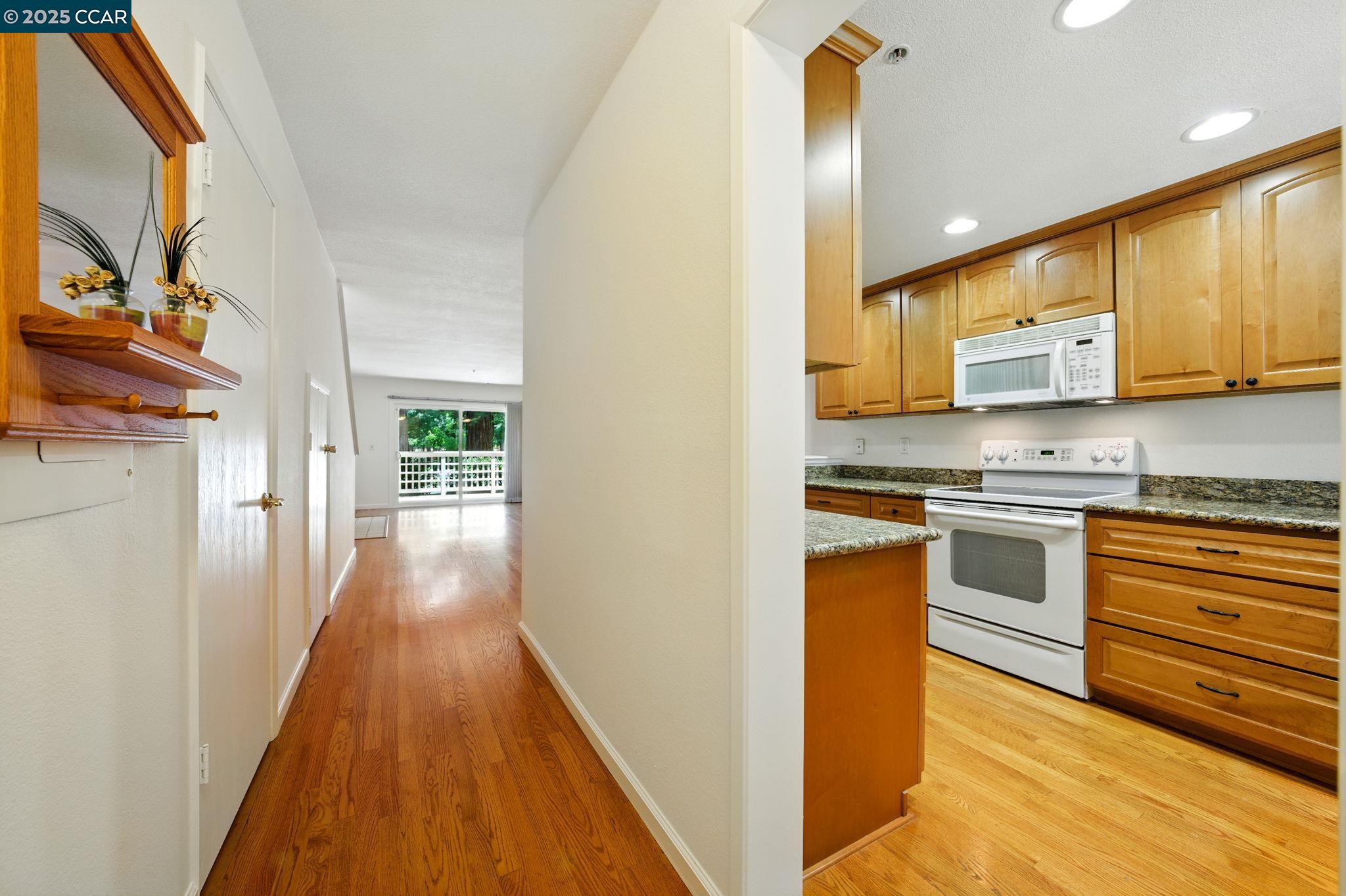 Photo #4: 41101169 Listing: Photo #4