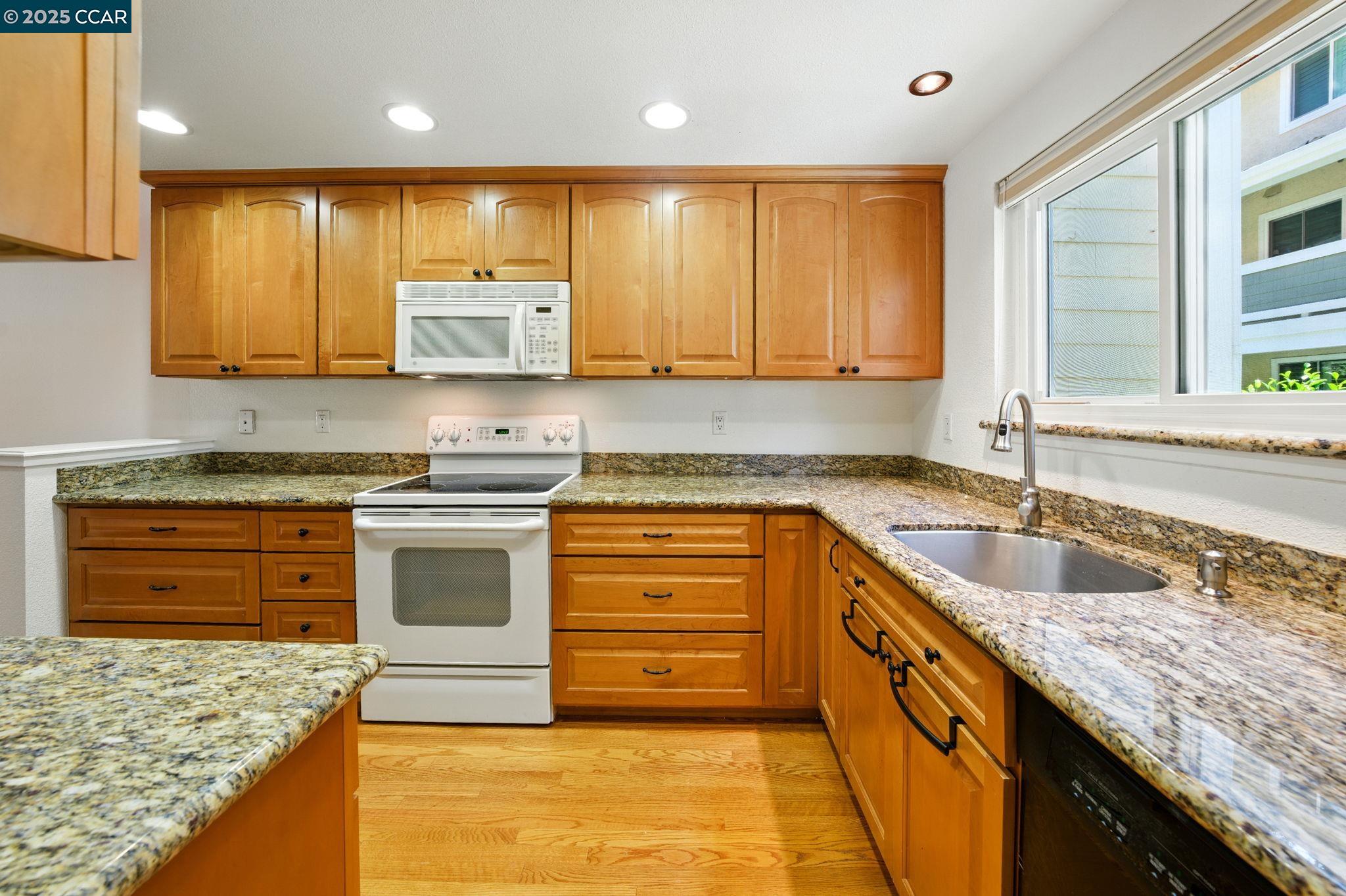 Photo #5: 41101169 Listing: Photo #5