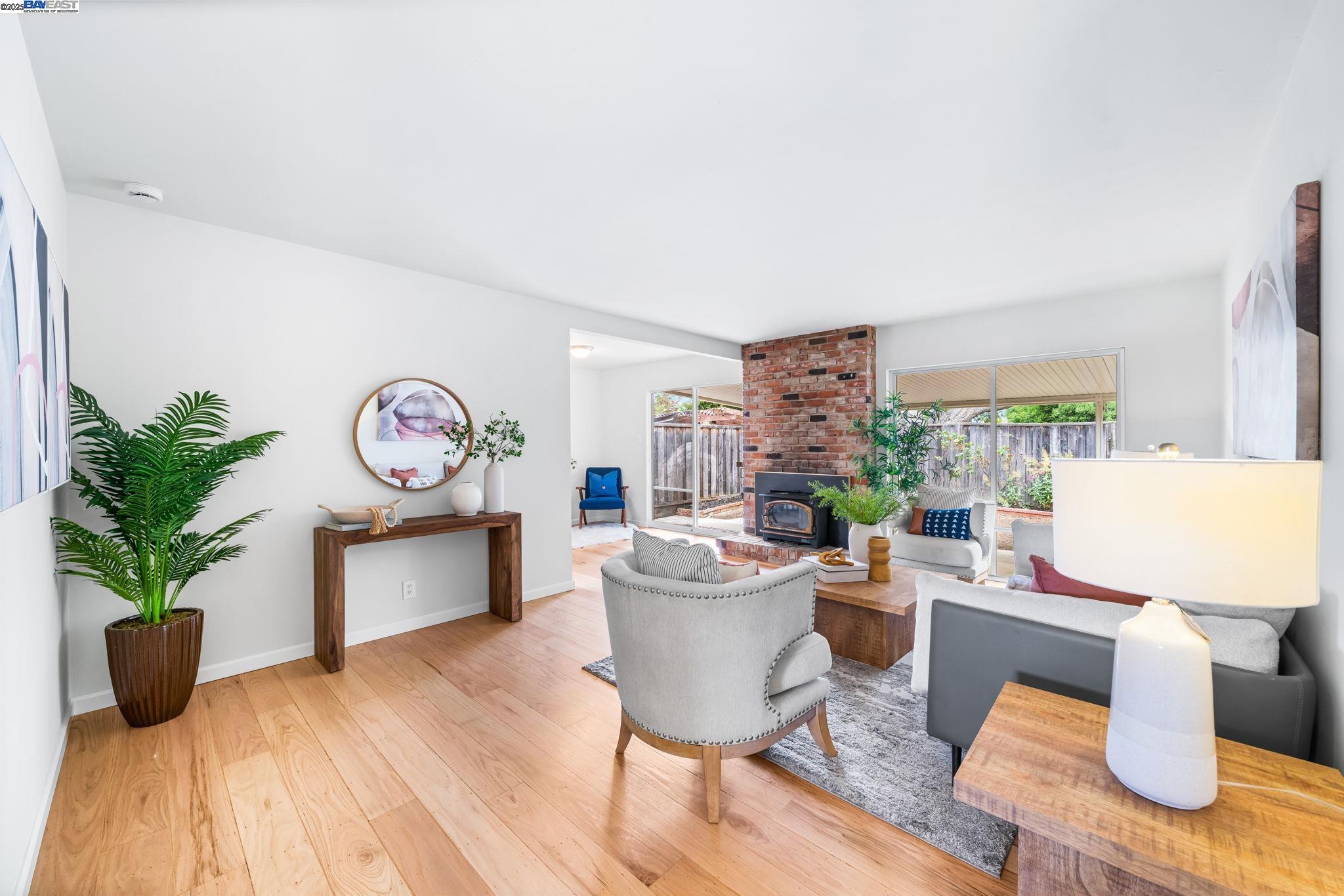 Detail Gallery Image 2 of 27 For 2131 via Murietta, San Lorenzo,  CA 94580 - 3 Beds | 2 Baths