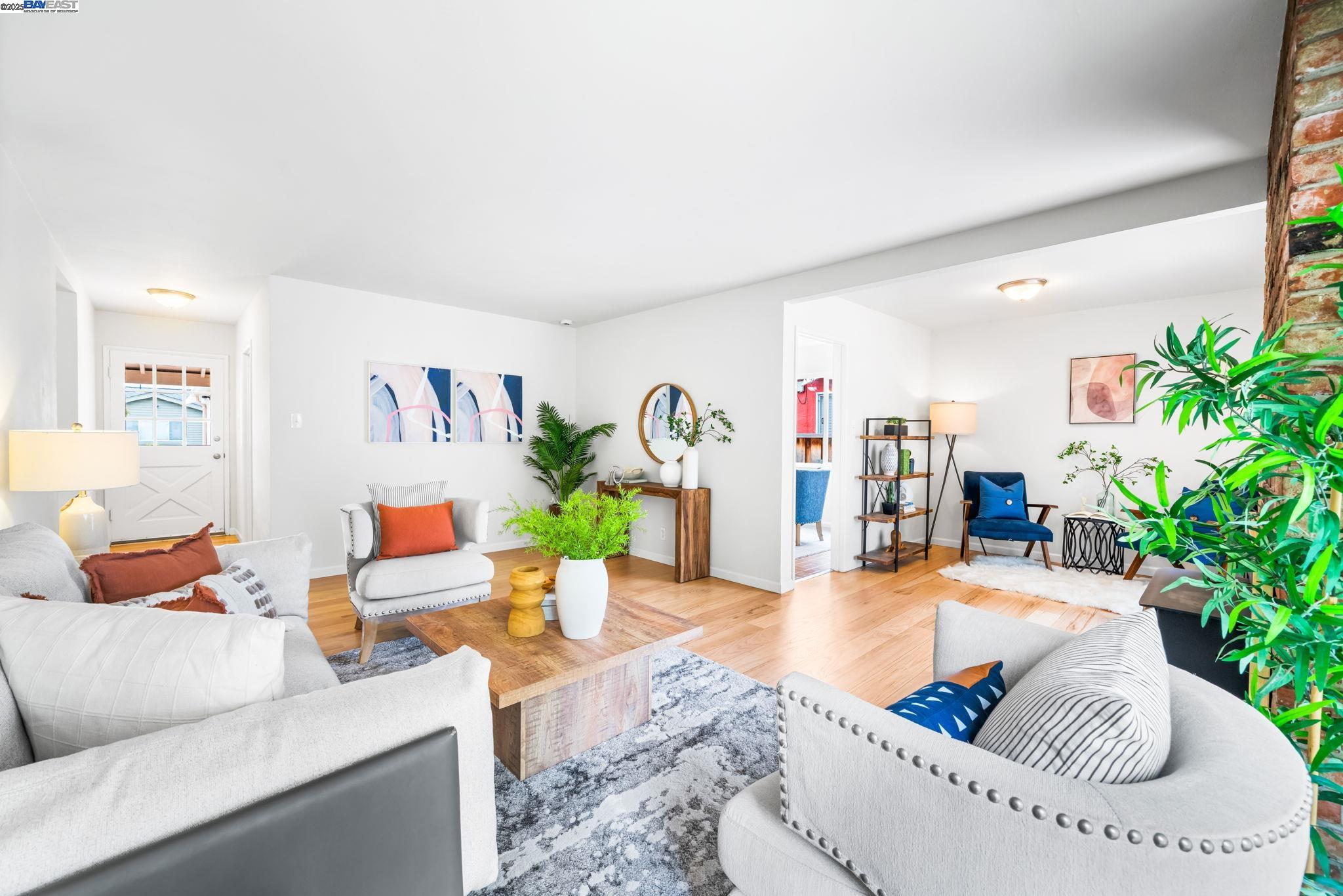 Detail Gallery Image 3 of 27 For 2131 via Murietta, San Lorenzo,  CA 94580 - 3 Beds | 2 Baths