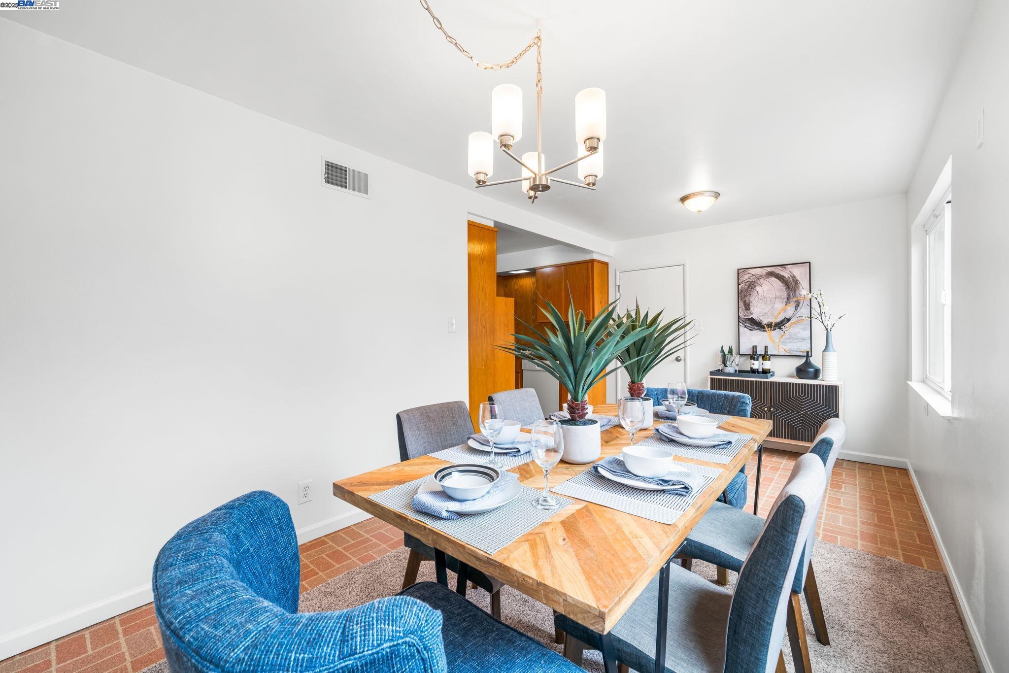 Detail Gallery Image 9 of 27 For 2131 via Murietta, San Lorenzo,  CA 94580 - 3 Beds | 2 Baths