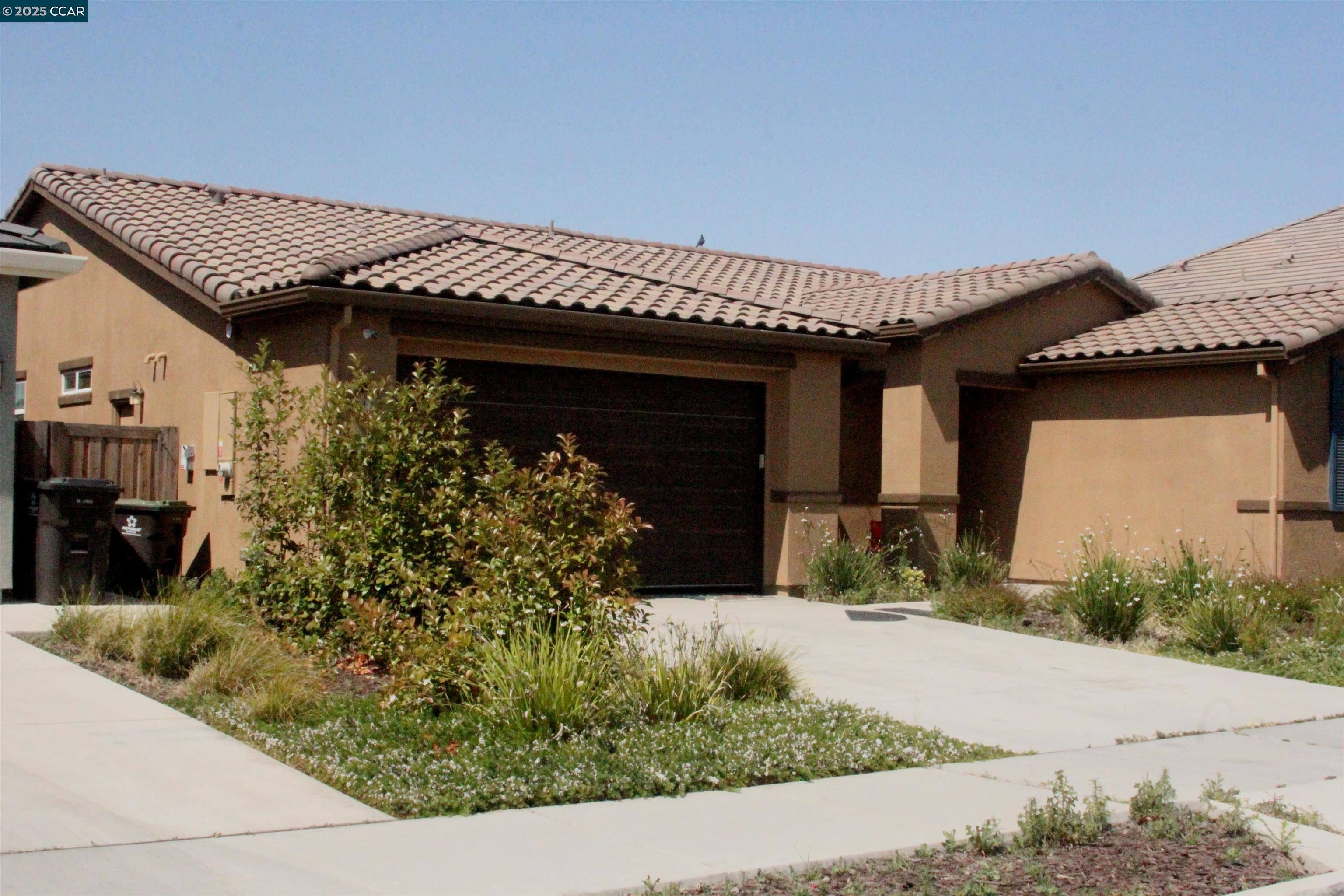 Detail Gallery Image 1 of 12 For 474 Central Pacific St., Lathrop,  CA 95330-8354 - 4 Beds | 2 Baths