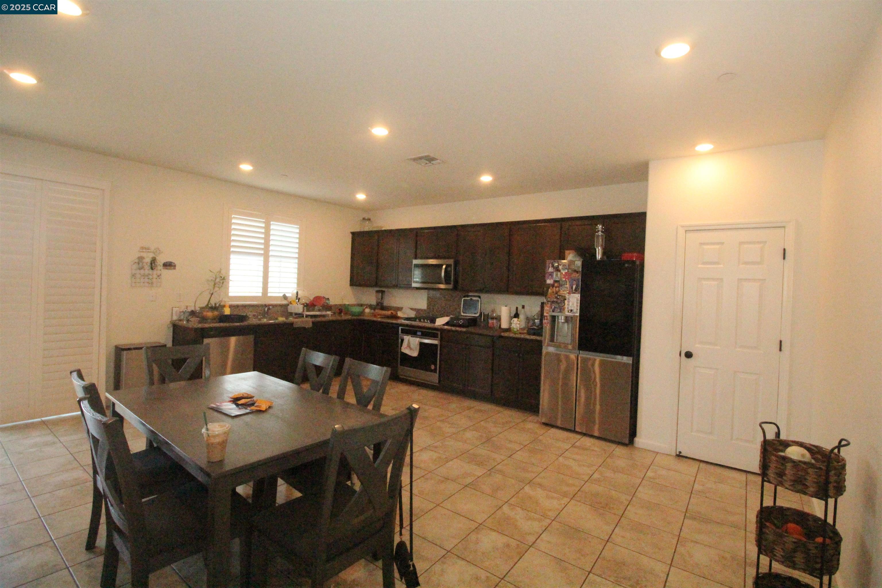 Detail Gallery Image 4 of 12 For 474 Central Pacific St., Lathrop,  CA 95330-8354 - 4 Beds | 2 Baths