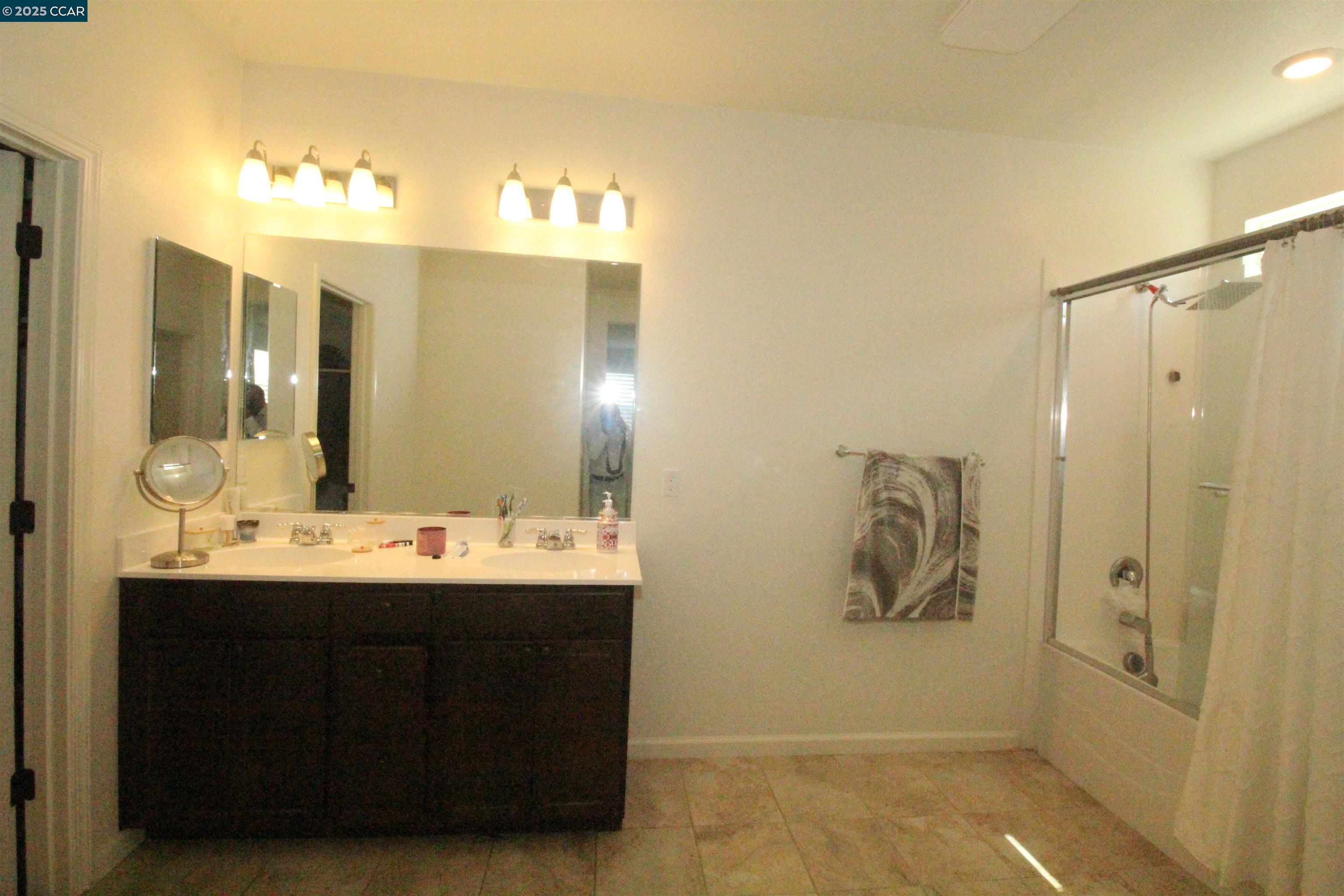 Detail Gallery Image 8 of 12 For 474 Central Pacific St., Lathrop,  CA 95330-8354 - 4 Beds | 2 Baths