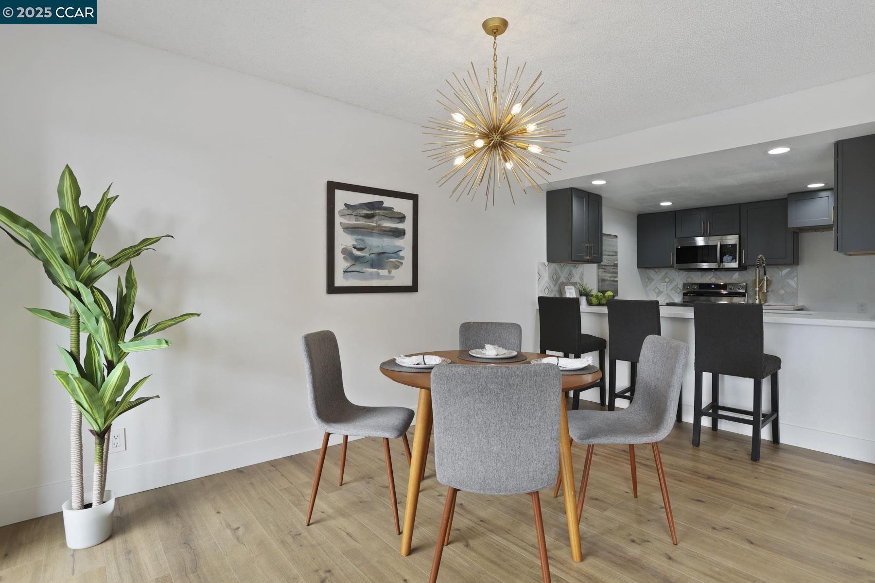 Detail Gallery Image 14 of 31 For 490 Mariners Island Blvd. #211,  San Mateo,  CA 94404 - 1 Beds | 1 Baths