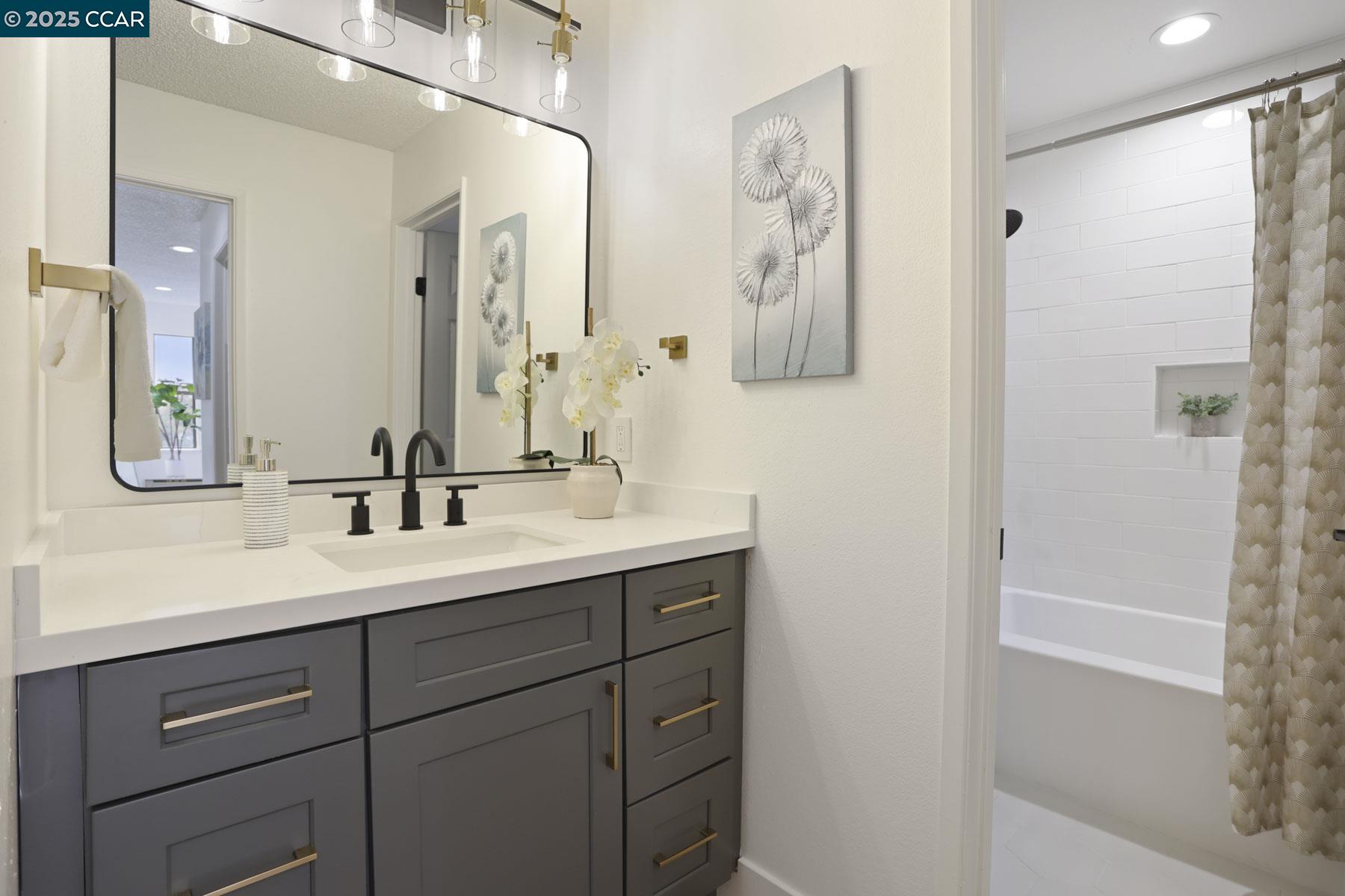 Detail Gallery Image 21 of 31 For 490 Mariners Island Blvd. #211,  San Mateo,  CA 94404 - 1 Beds | 1 Baths