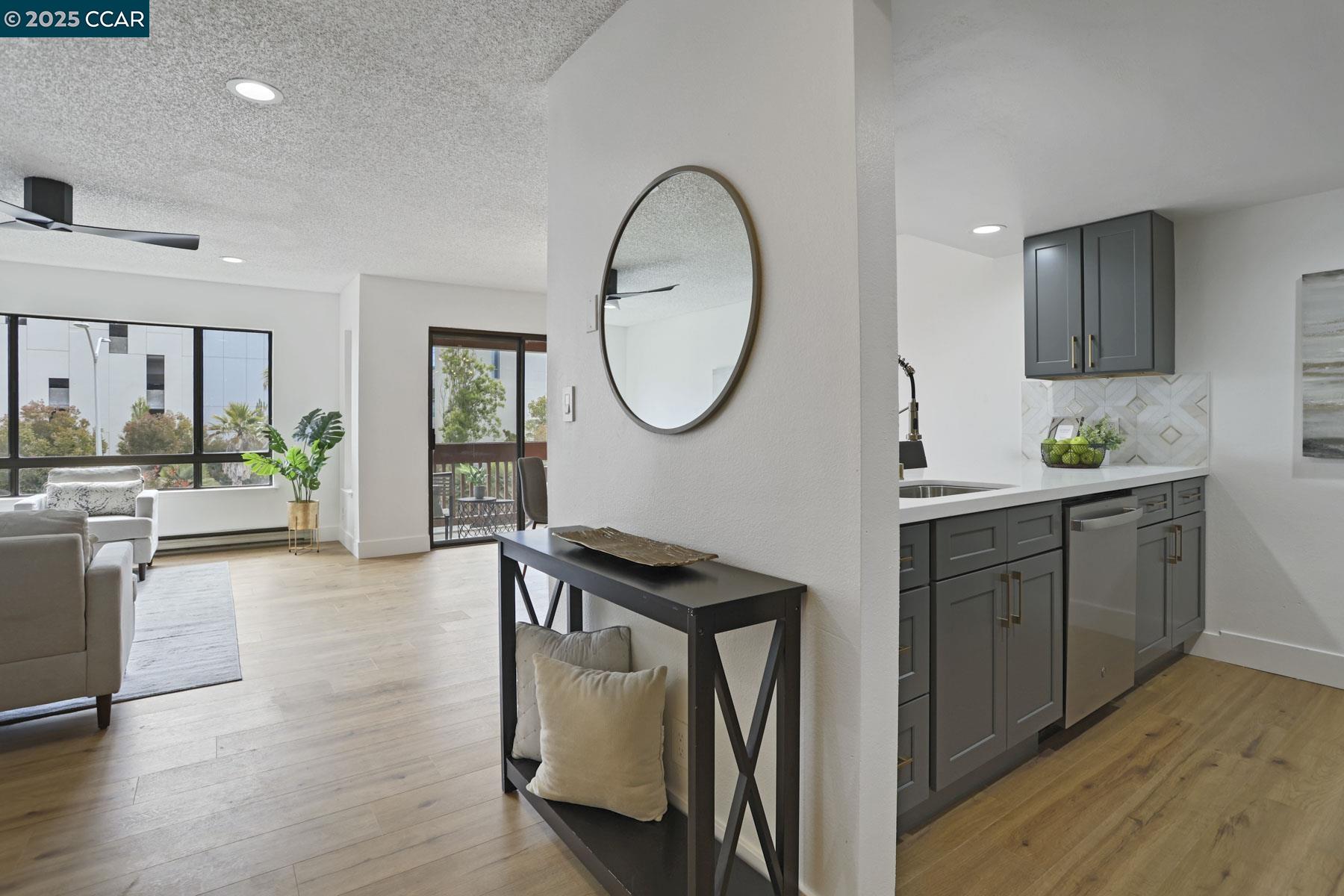 Detail Gallery Image 7 of 31 For 490 Mariners Island Blvd. #211,  San Mateo,  CA 94404 - 1 Beds | 1 Baths