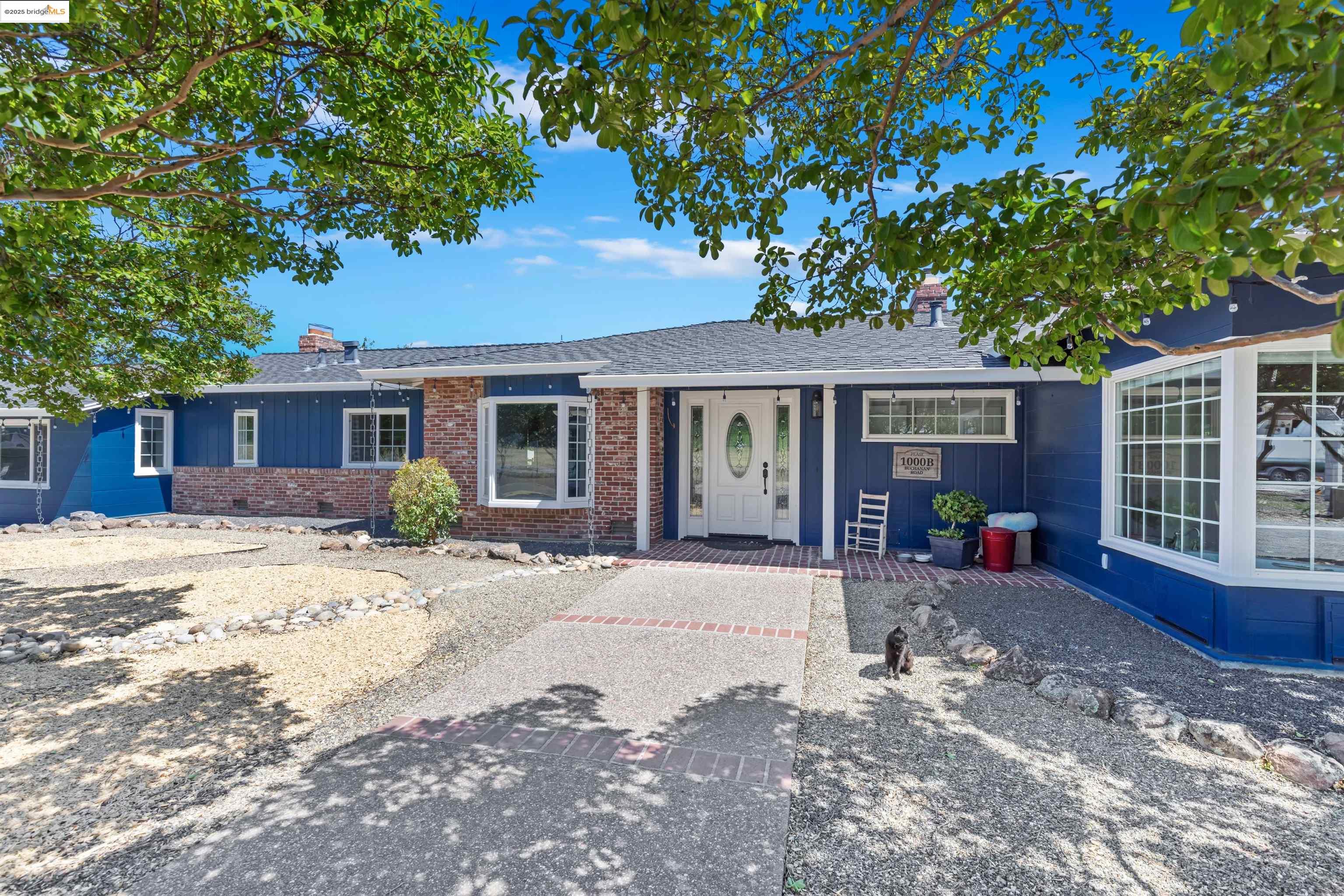 Detail Gallery Image 1 of 1 For 1000 B Buchanan Rd, Pittsburg,  CA 94565 - 3 Beds | 2 Baths