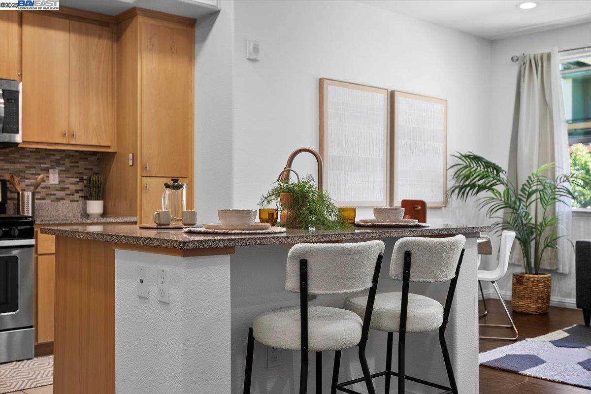 Detail Gallery Image 5 of 22 For 2071 Mahuron Cir, San Jose,  CA 95133 - 3 Beds | 2 Baths