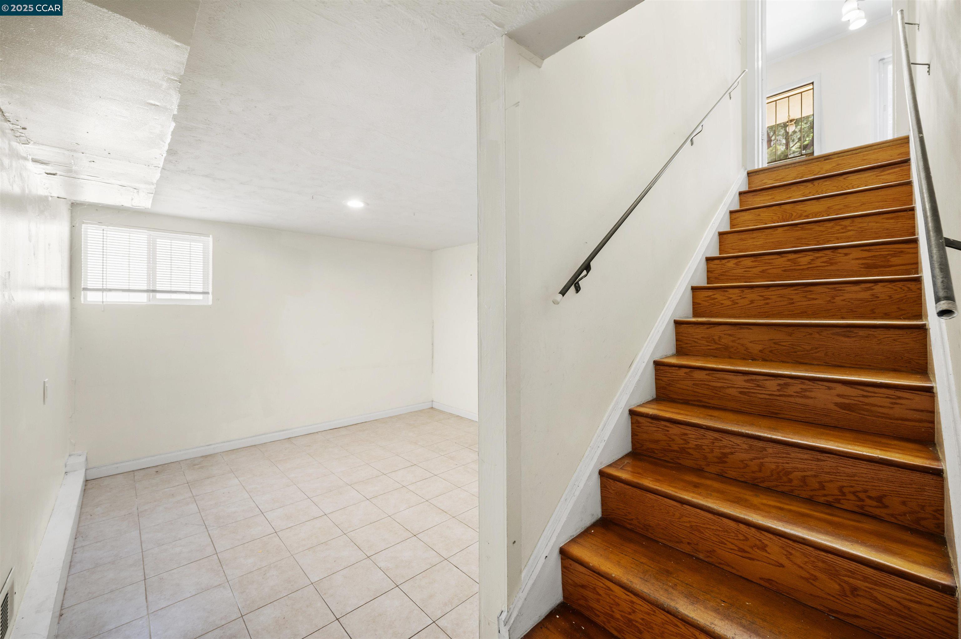 Detail Gallery Image 21 of 35 For 10536 Sheldon St, Oakland,  CA 94605 - 5 Beds | 2 Baths
