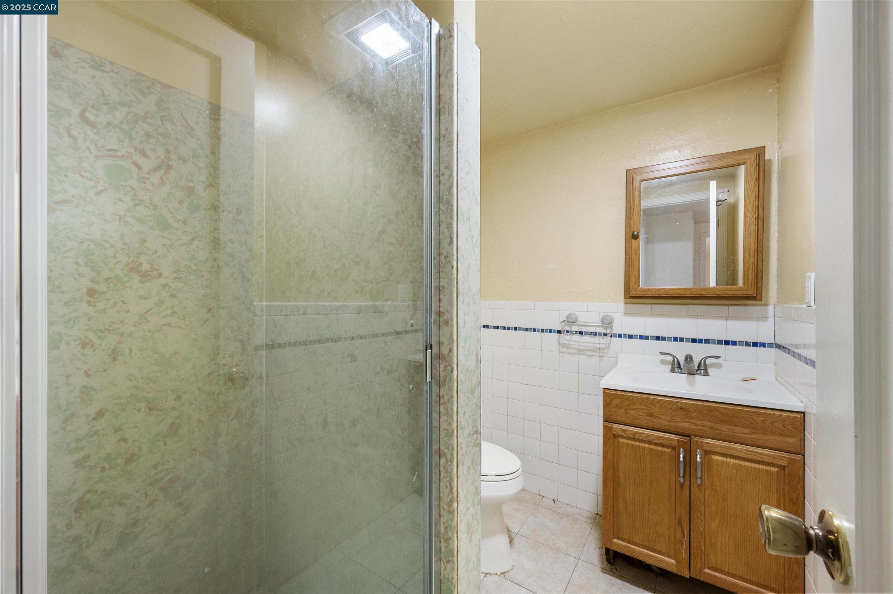 Detail Gallery Image 24 of 35 For 10536 Sheldon St, Oakland,  CA 94605 - 5 Beds | 2 Baths