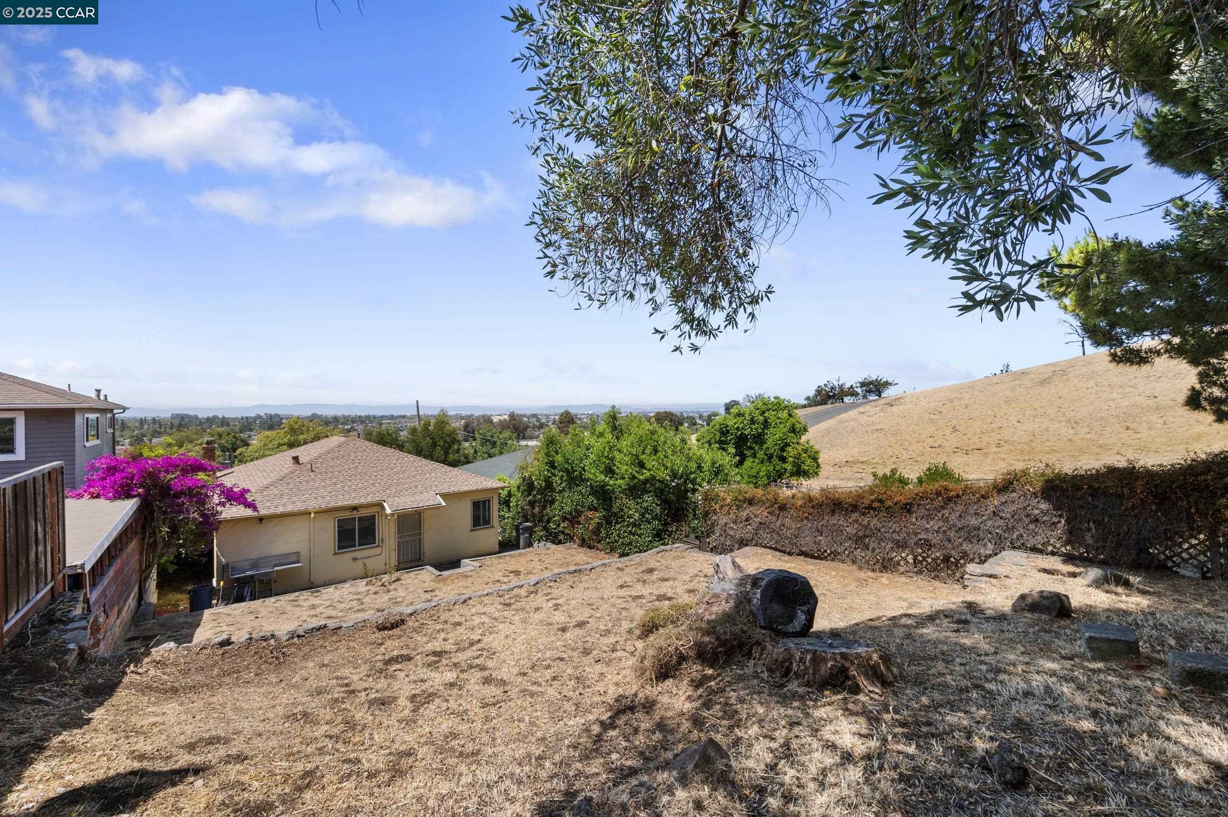 Detail Gallery Image 29 of 35 For 10536 Sheldon St, Oakland,  CA 94605 - 5 Beds | 2 Baths