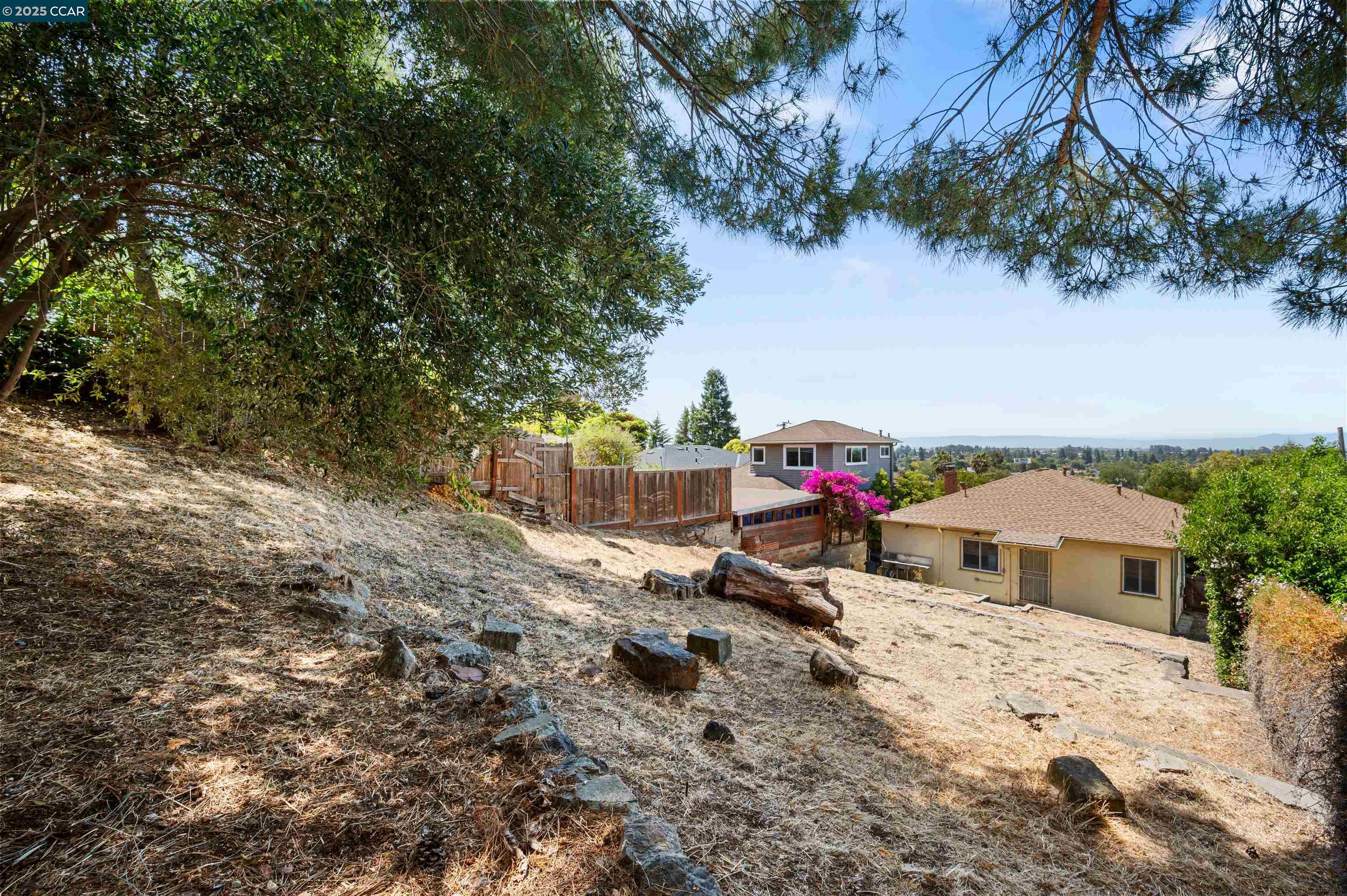 Detail Gallery Image 30 of 35 For 10536 Sheldon St, Oakland,  CA 94605 - 5 Beds | 2 Baths