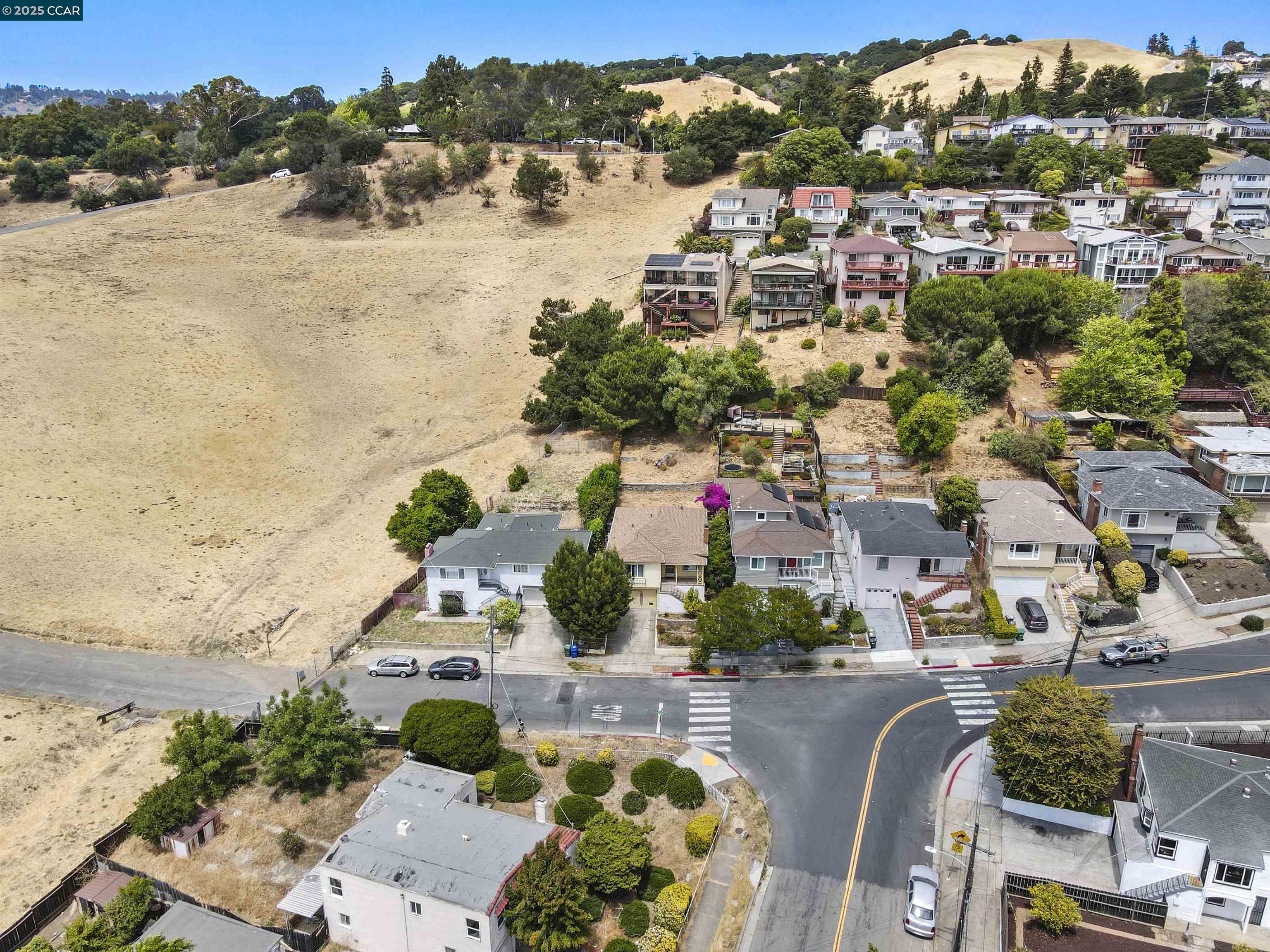 Detail Gallery Image 31 of 35 For 10536 Sheldon St, Oakland,  CA 94605 - 5 Beds | 2 Baths