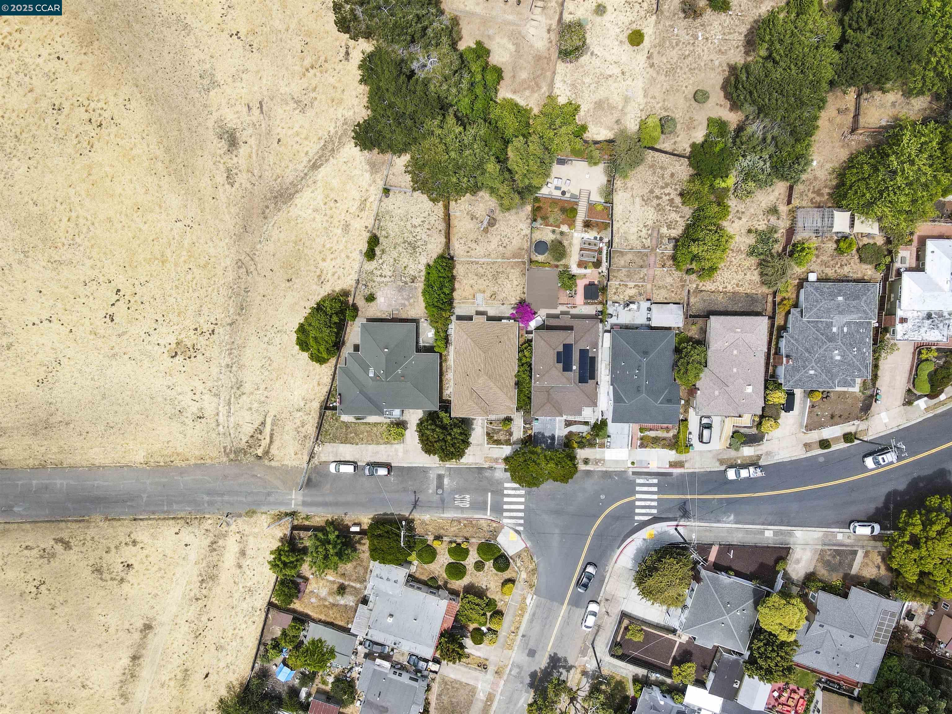 Detail Gallery Image 32 of 35 For 10536 Sheldon St, Oakland,  CA 94605 - 5 Beds | 2 Baths