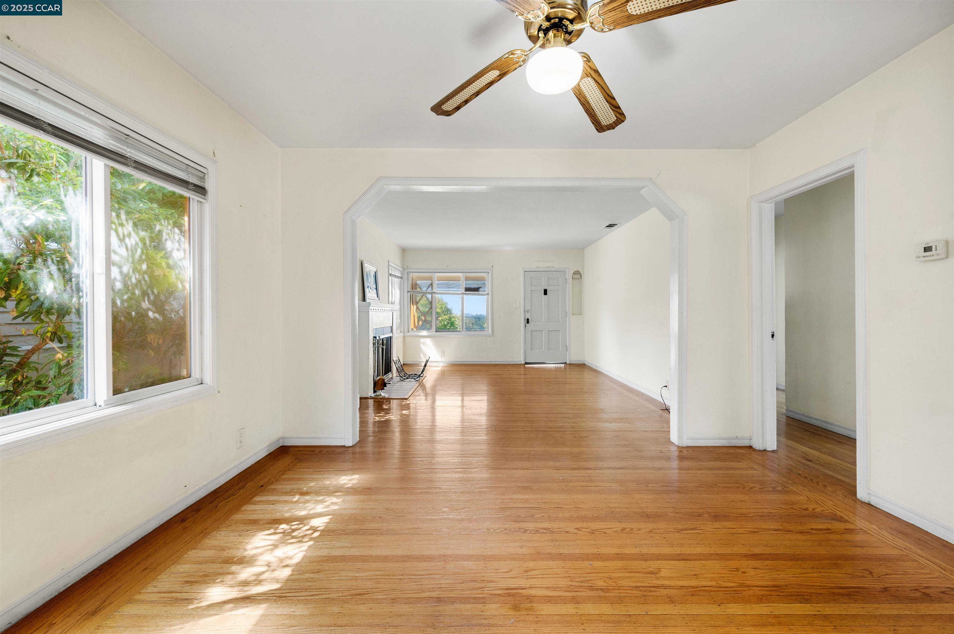 Detail Gallery Image 8 of 35 For 10536 Sheldon St, Oakland,  CA 94605 - 5 Beds | 2 Baths