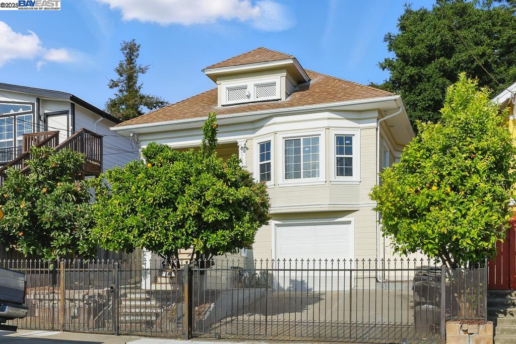 Detail Gallery Image 1 of 60 For 2506 Highland Ave, Oakland,  CA 94606 - – Beds | – Baths