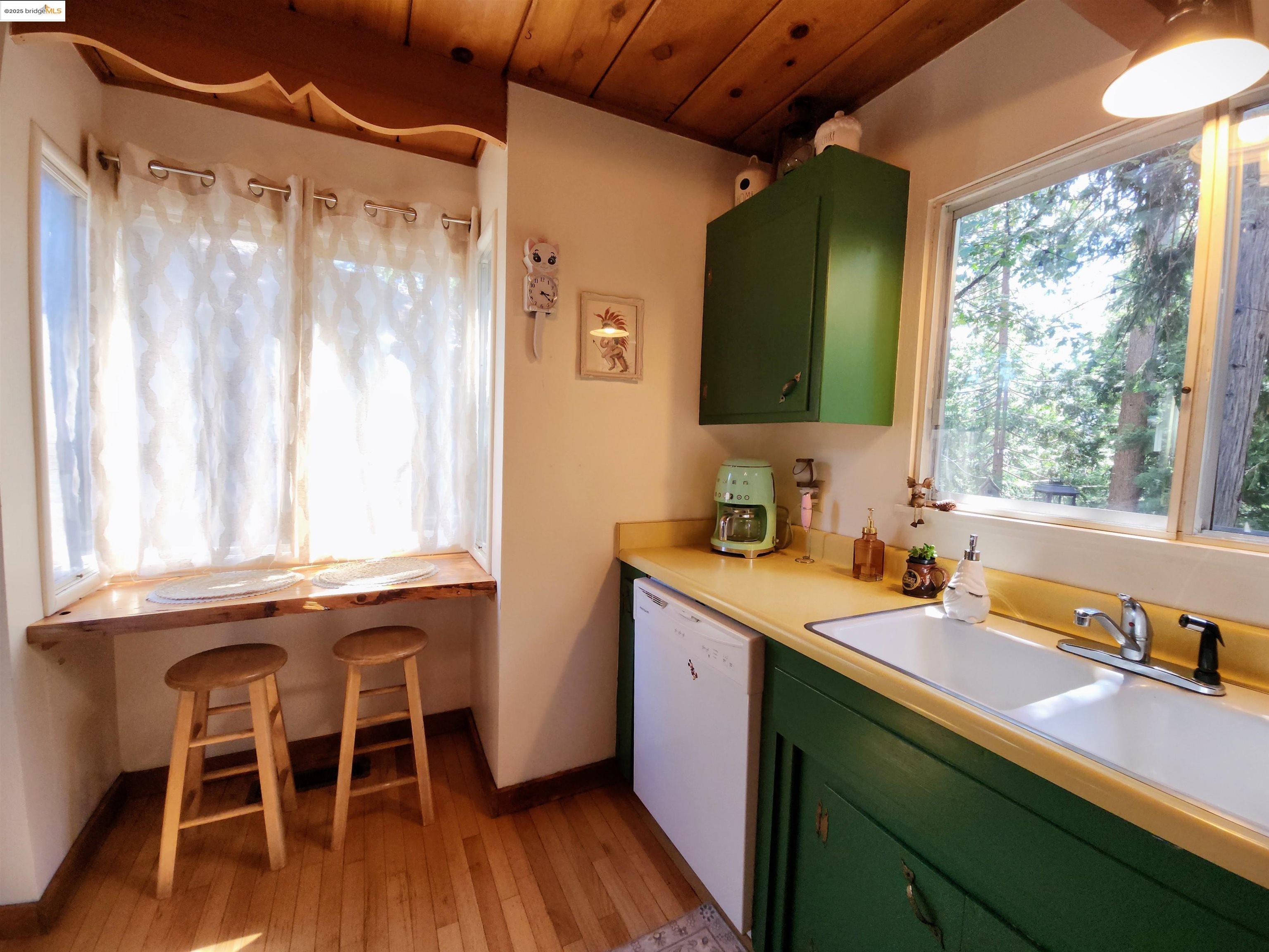 Detail Gallery Image 11 of 39 For 24086 Lama Hisum Road, Mi Wuk Village,  CA 95346 - 3 Beds | 2/1 Baths