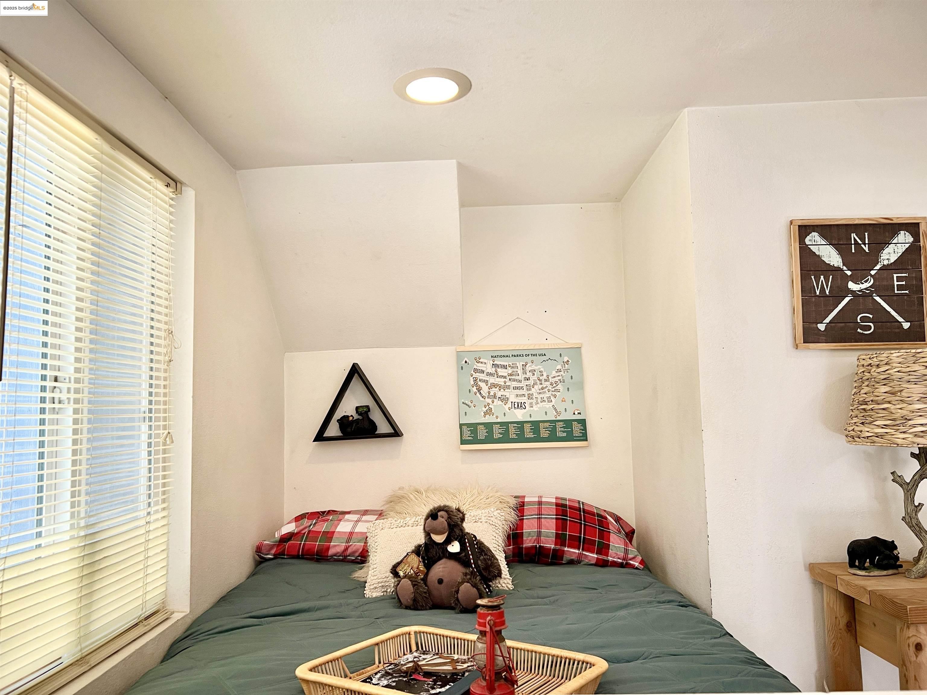 Detail Gallery Image 34 of 39 For 24086 Lama Hisum Road, Mi Wuk Village,  CA 95346 - 3 Beds | 2/1 Baths