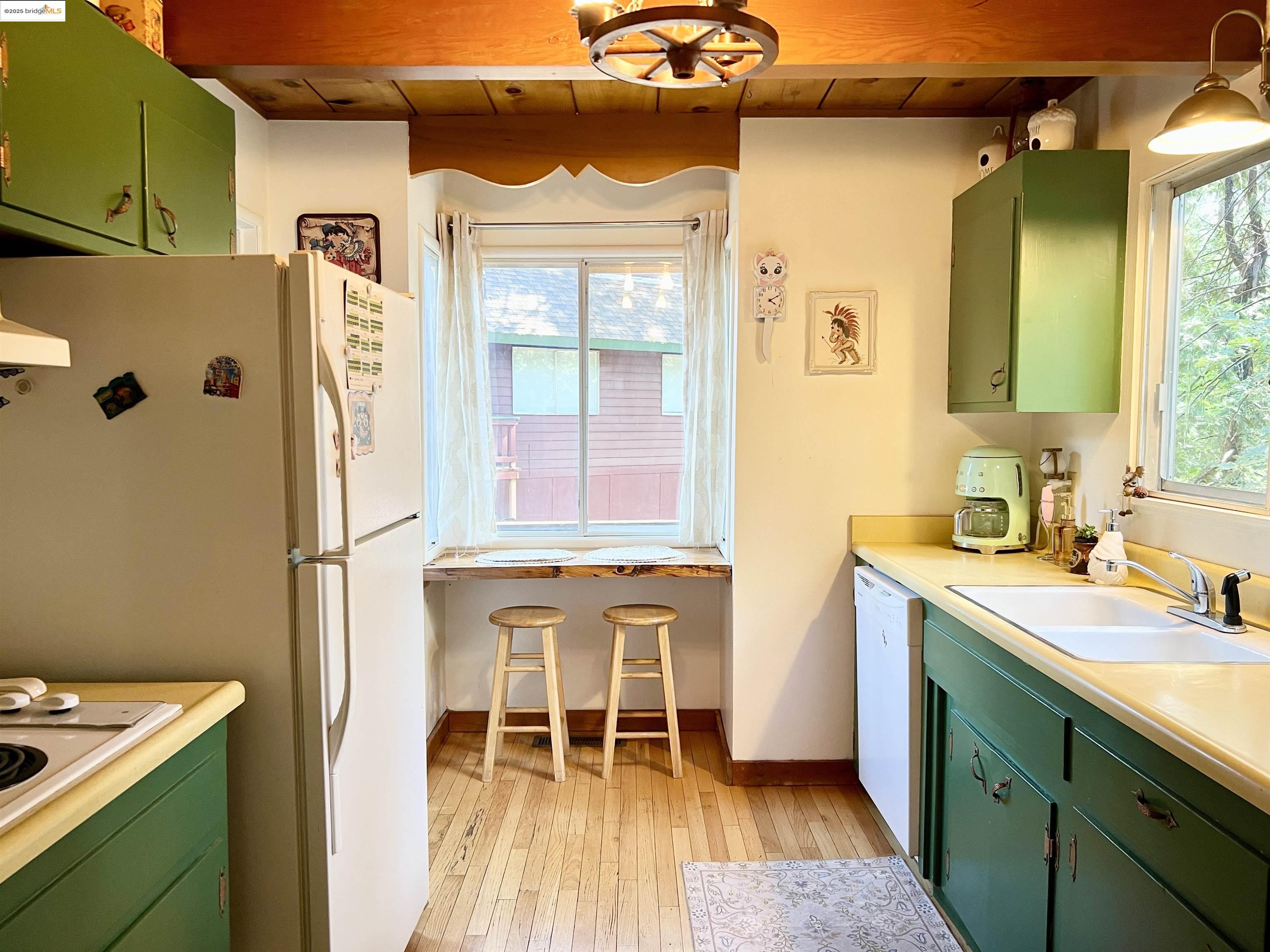 Detail Gallery Image 8 of 39 For 24086 Lama Hisum Road, Mi Wuk Village,  CA 95346 - 3 Beds | 2/1 Baths
