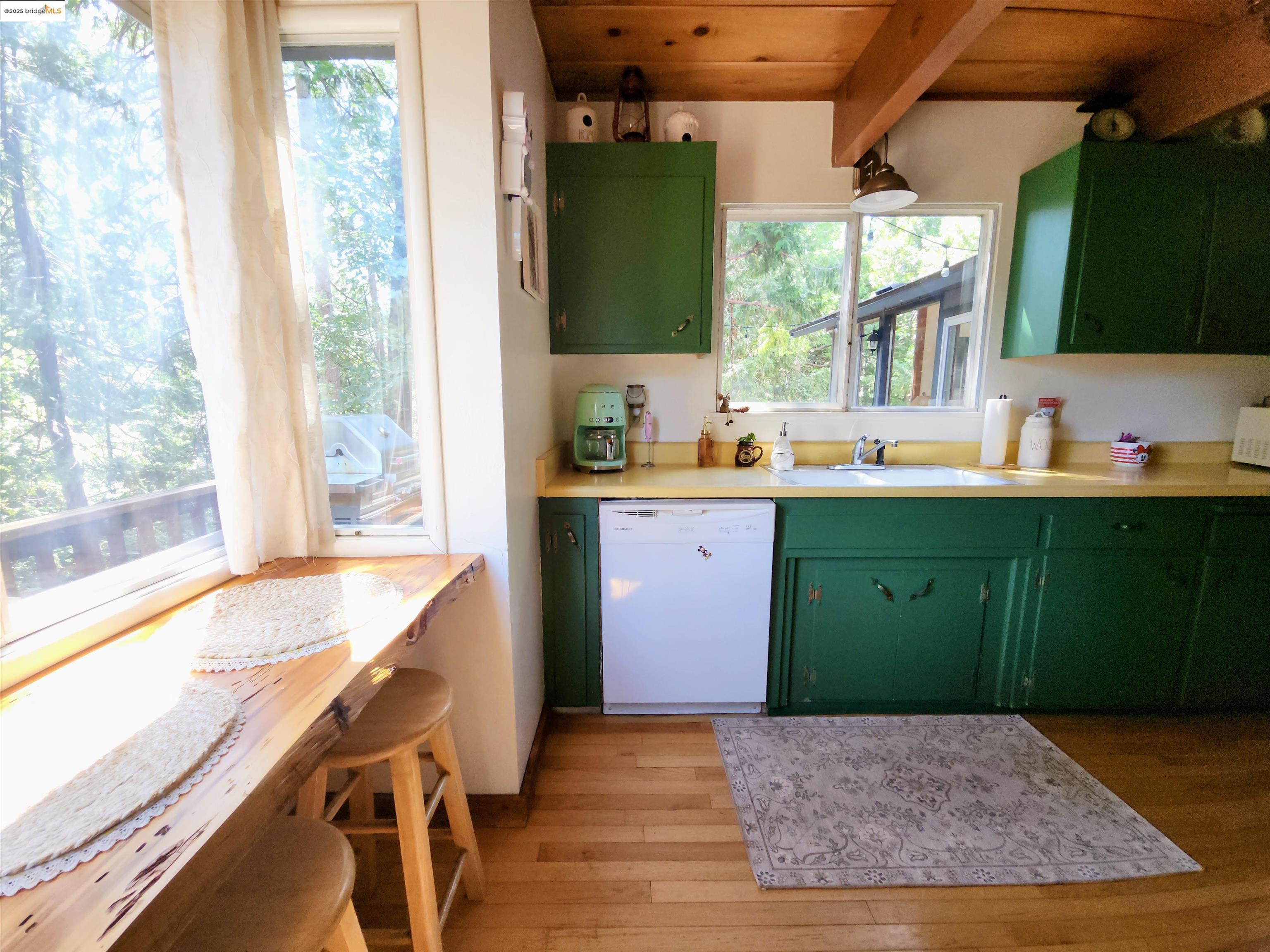 Detail Gallery Image 9 of 39 For 24086 Lama Hisum Road, Mi Wuk Village,  CA 95346 - 3 Beds | 2/1 Baths