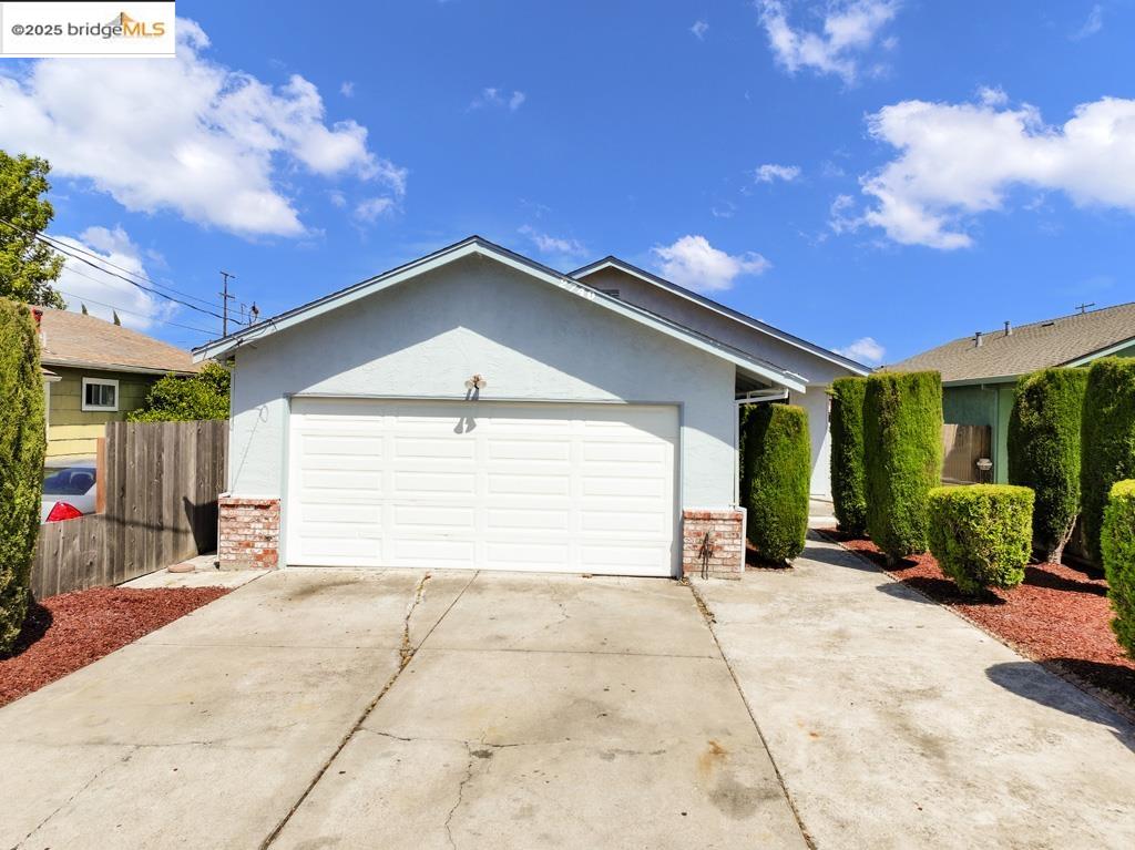Detail Gallery Image 2 of 26 For 2740 14th St, San Pablo,  CA 94806 - 3 Beds | 2 Baths