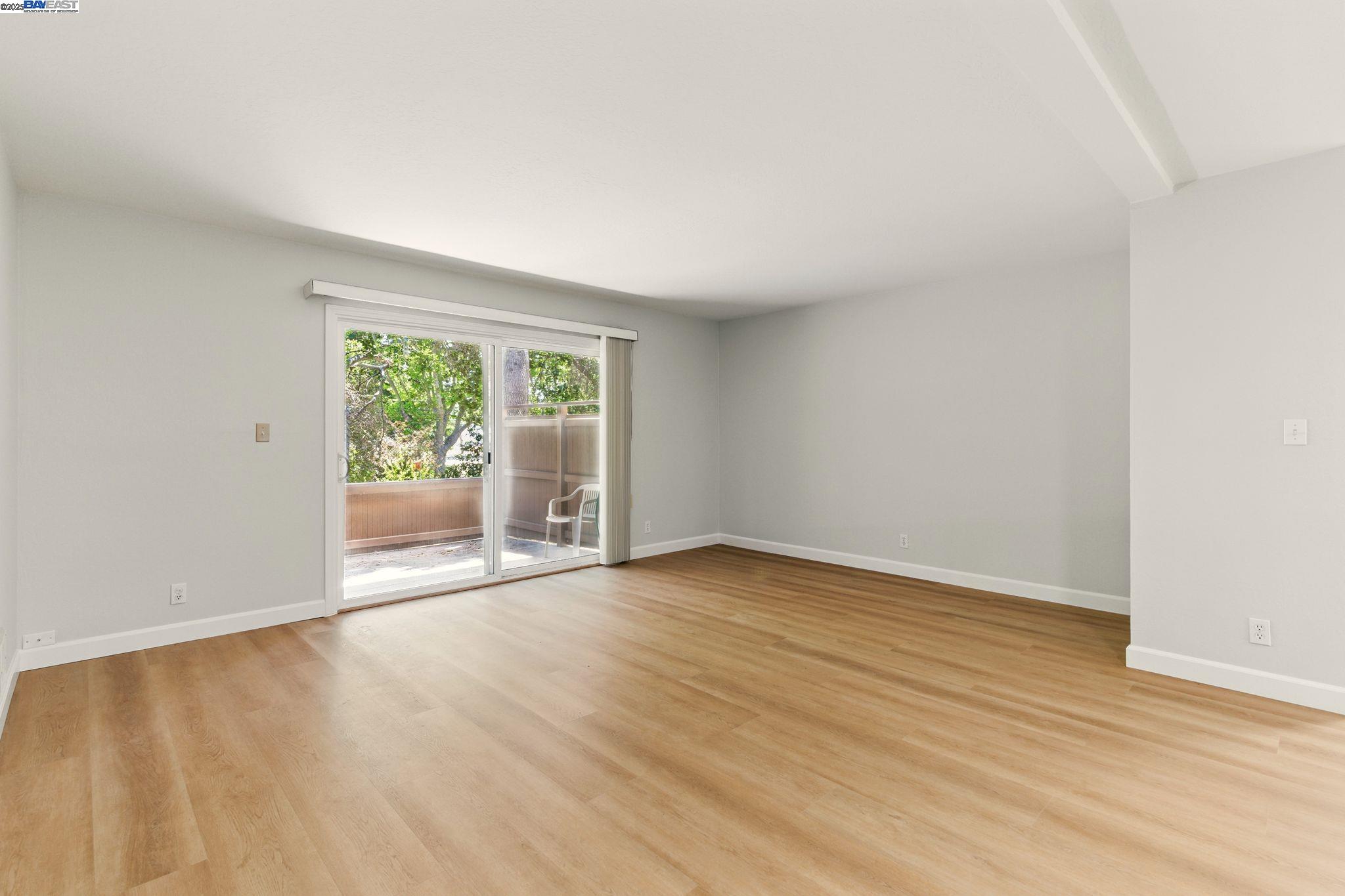 Photo #4: 41101228 Listing: Photo #4