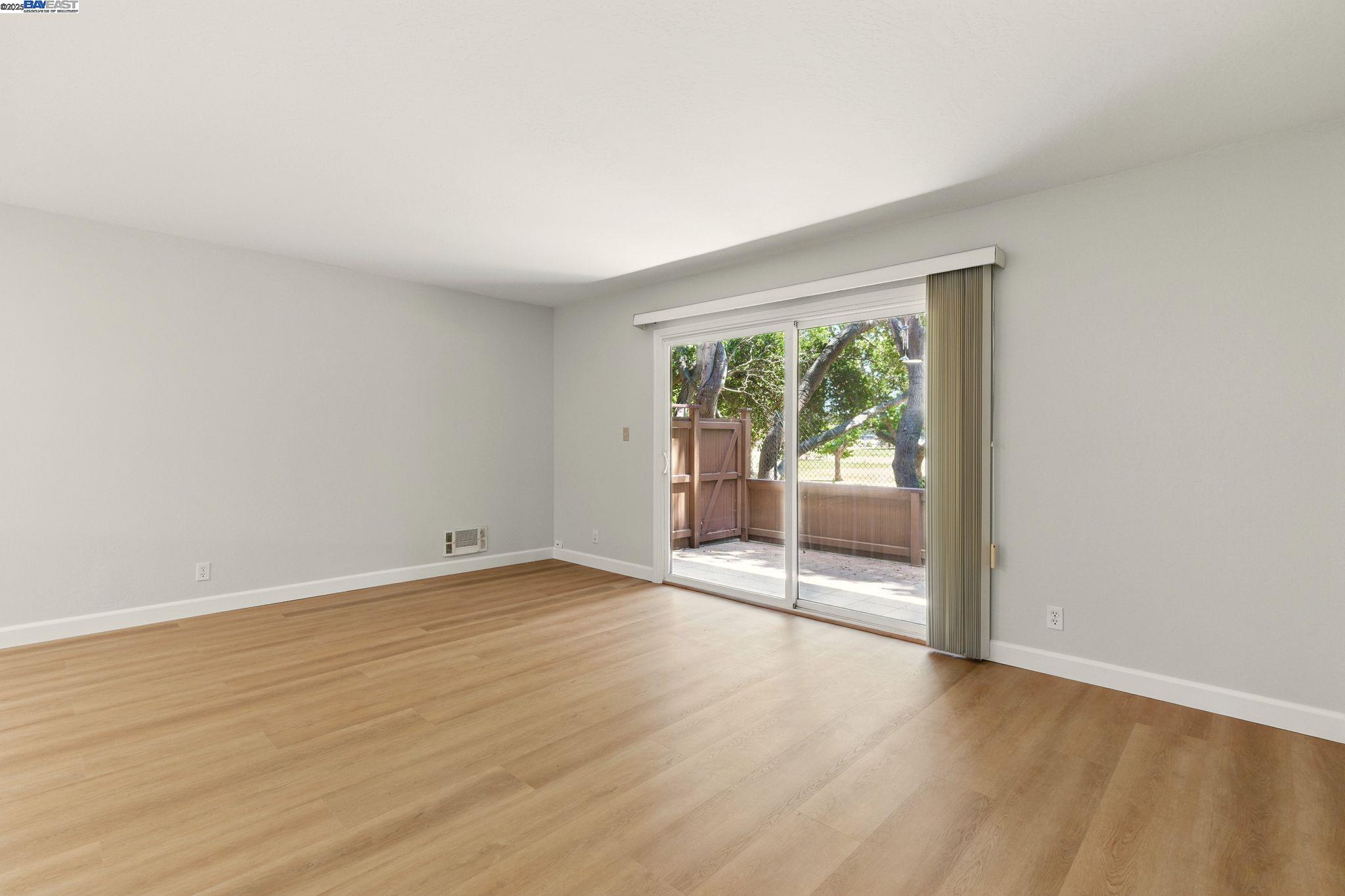 Photo #5: 41101228 Listing: Photo #5