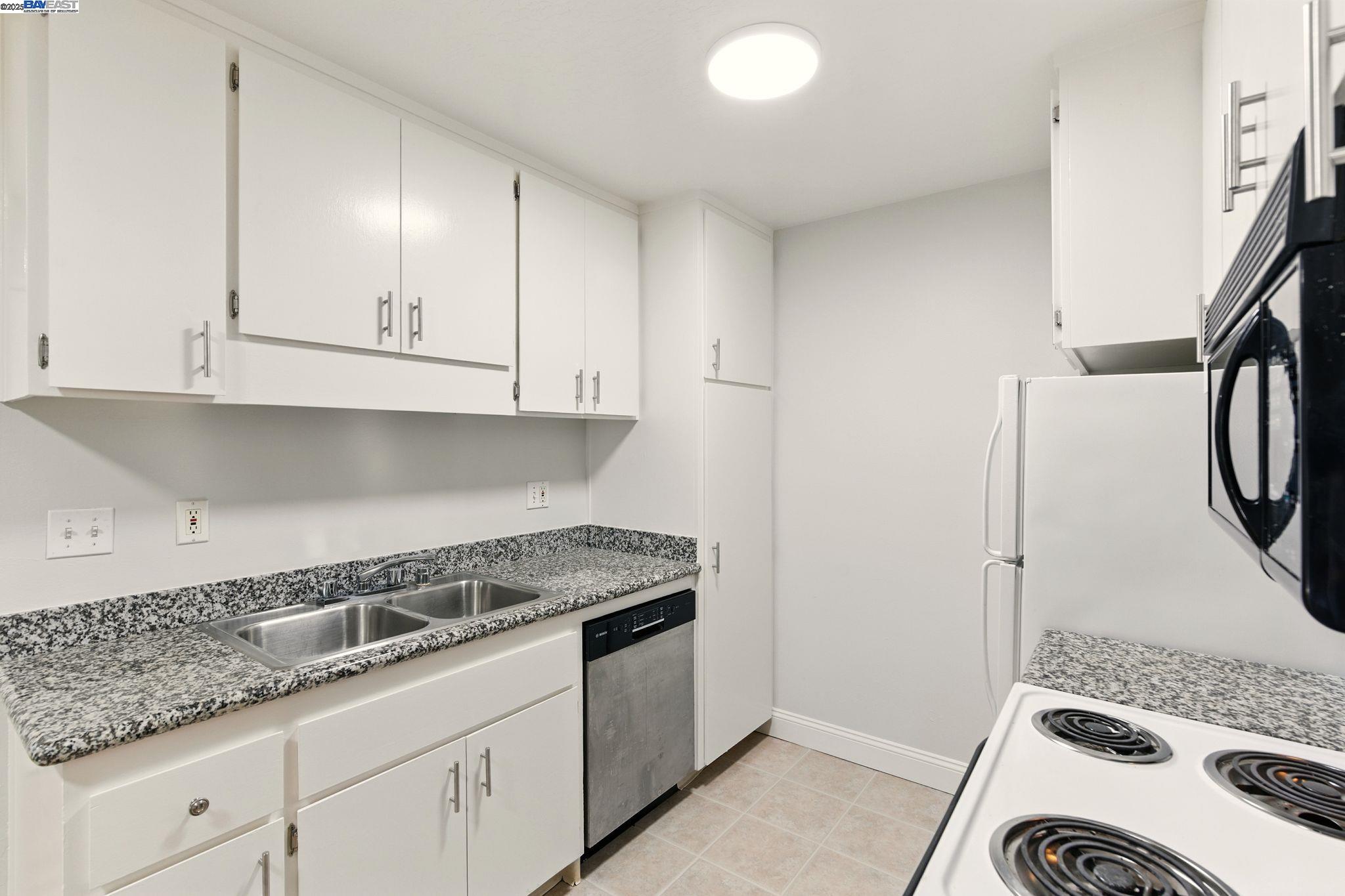 Photo #8: 41101228 Listing: Photo #8