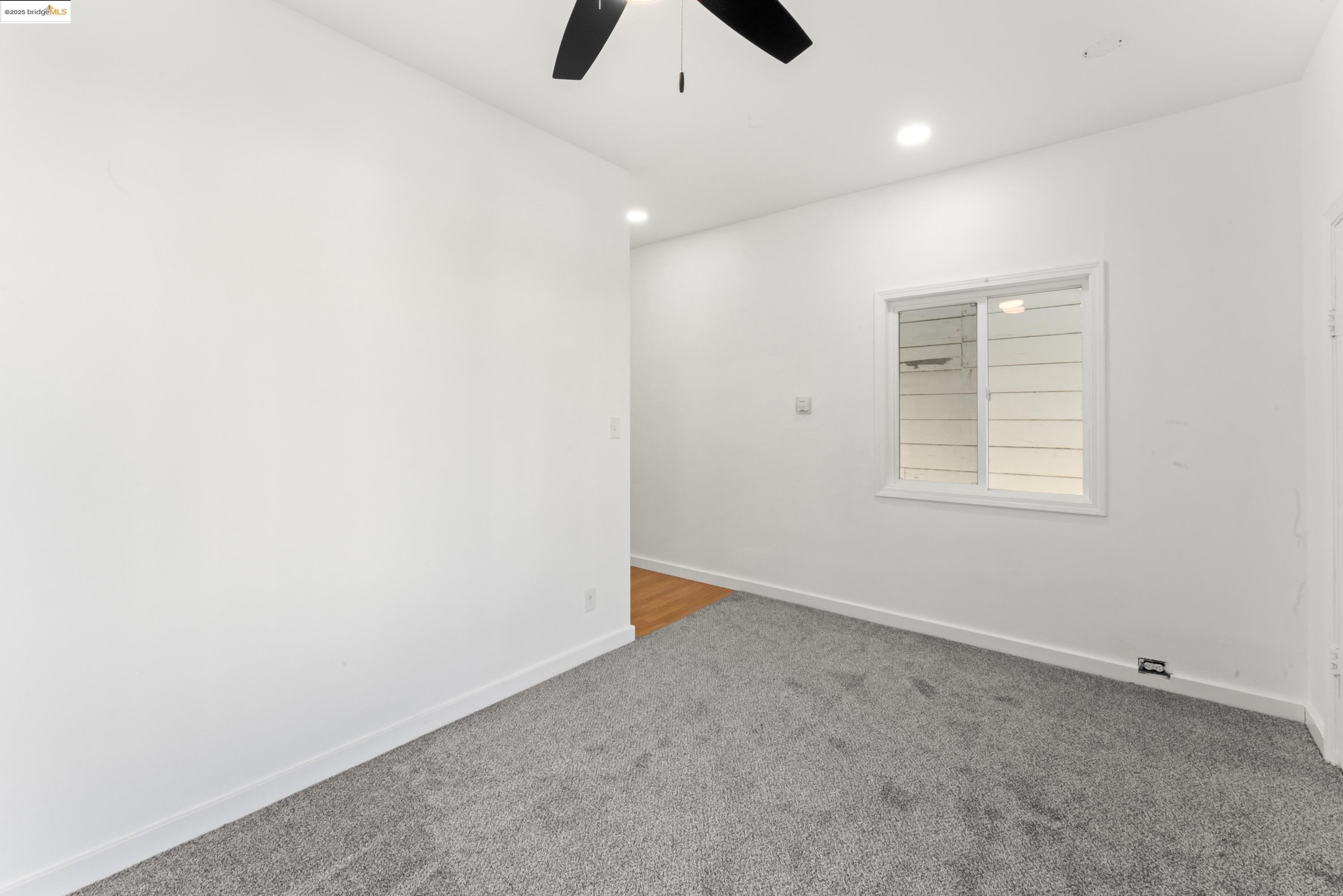 Detail Gallery Image 7 of 22 For 1213 Egbert Avenue, San Francisco,  CA 94124 - 3 Beds | 1 Baths