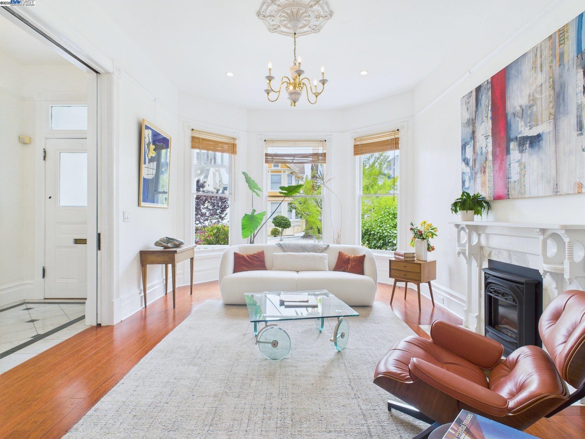 Detail Gallery Image 1 of 1 For 1709 Myrtle St, Oakland,  CA 94607 - 4 Beds | 5 Baths