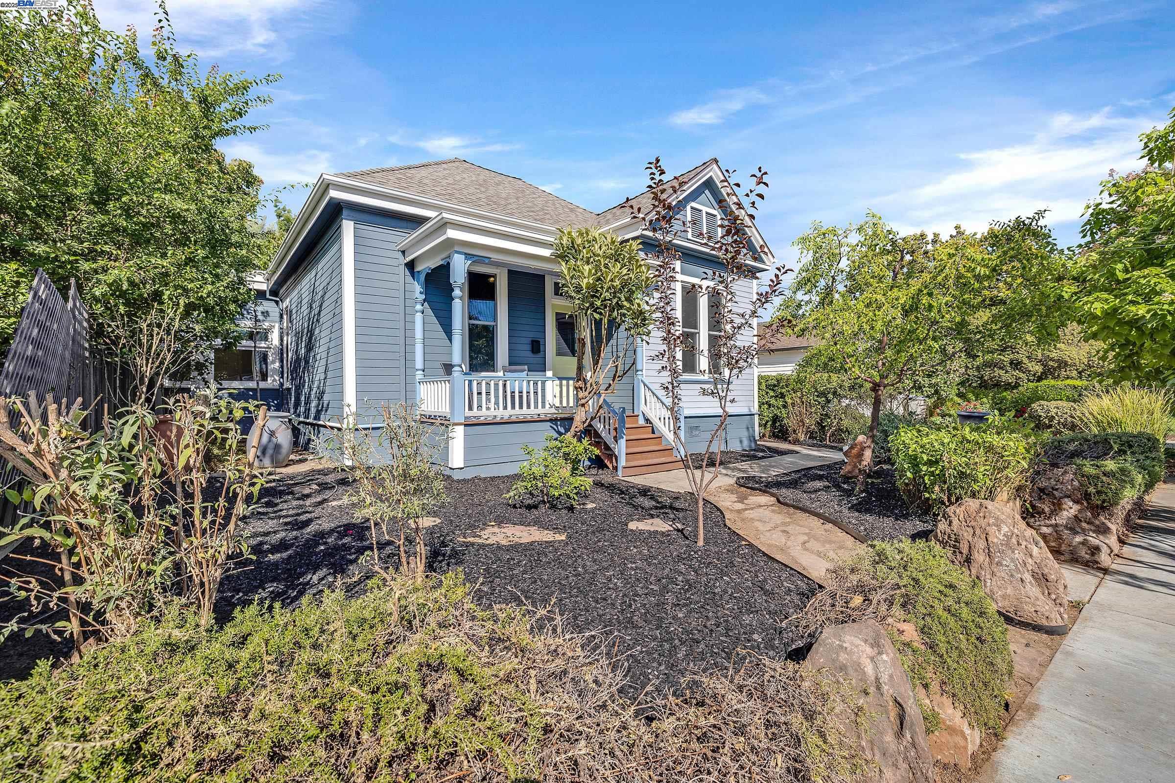 Detail Gallery Image 4 of 51 For 624 N 17th St, San Jose,  CA 95112 - 3 Beds | 1 Baths
