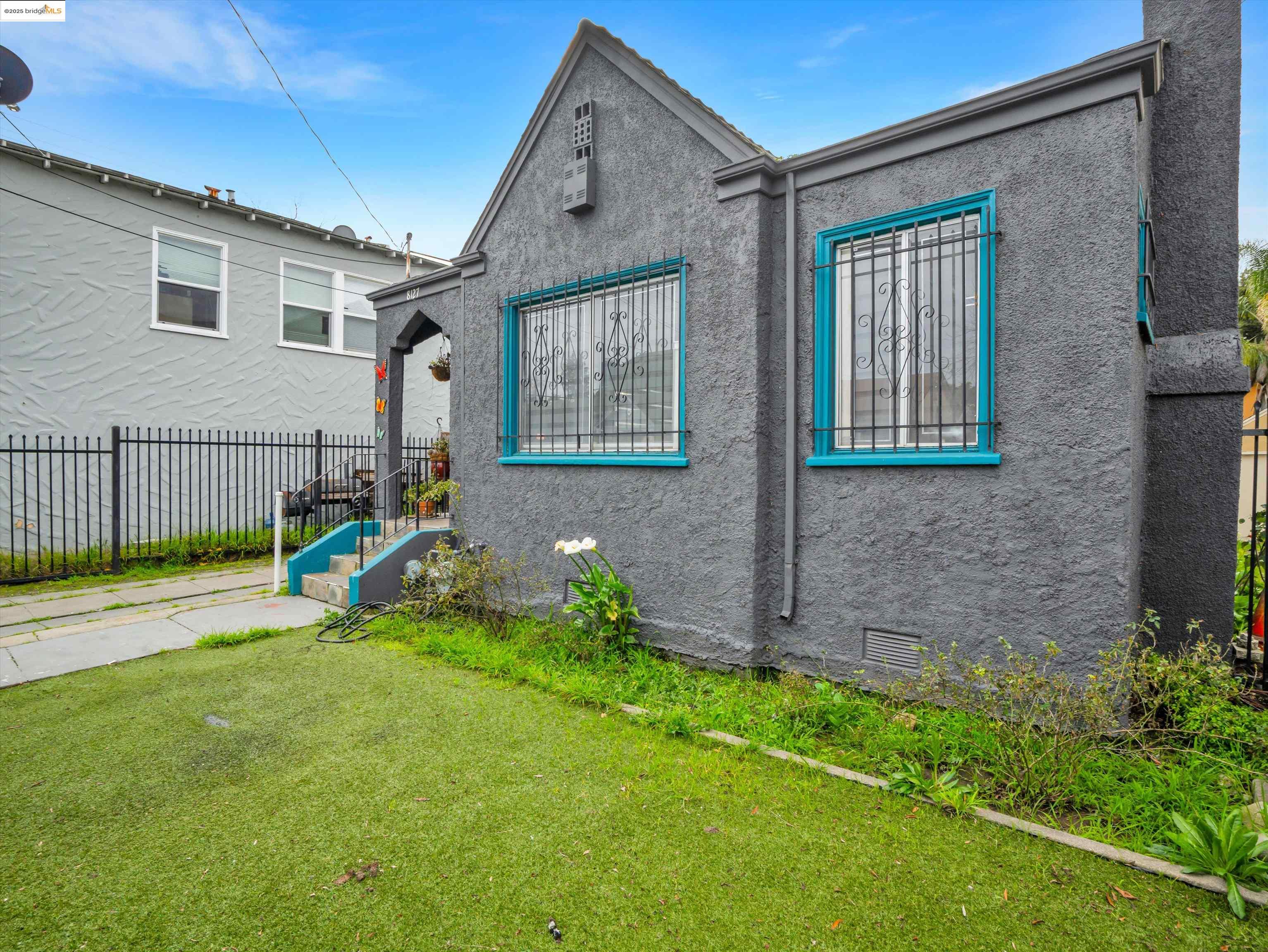 8127 Hillside St, Oakland, California 94605, 2 Bedrooms Bedrooms, 4 Rooms Rooms,1 BathroomBathrooms,Residential,For Sale,8127 Hillside St,41101242