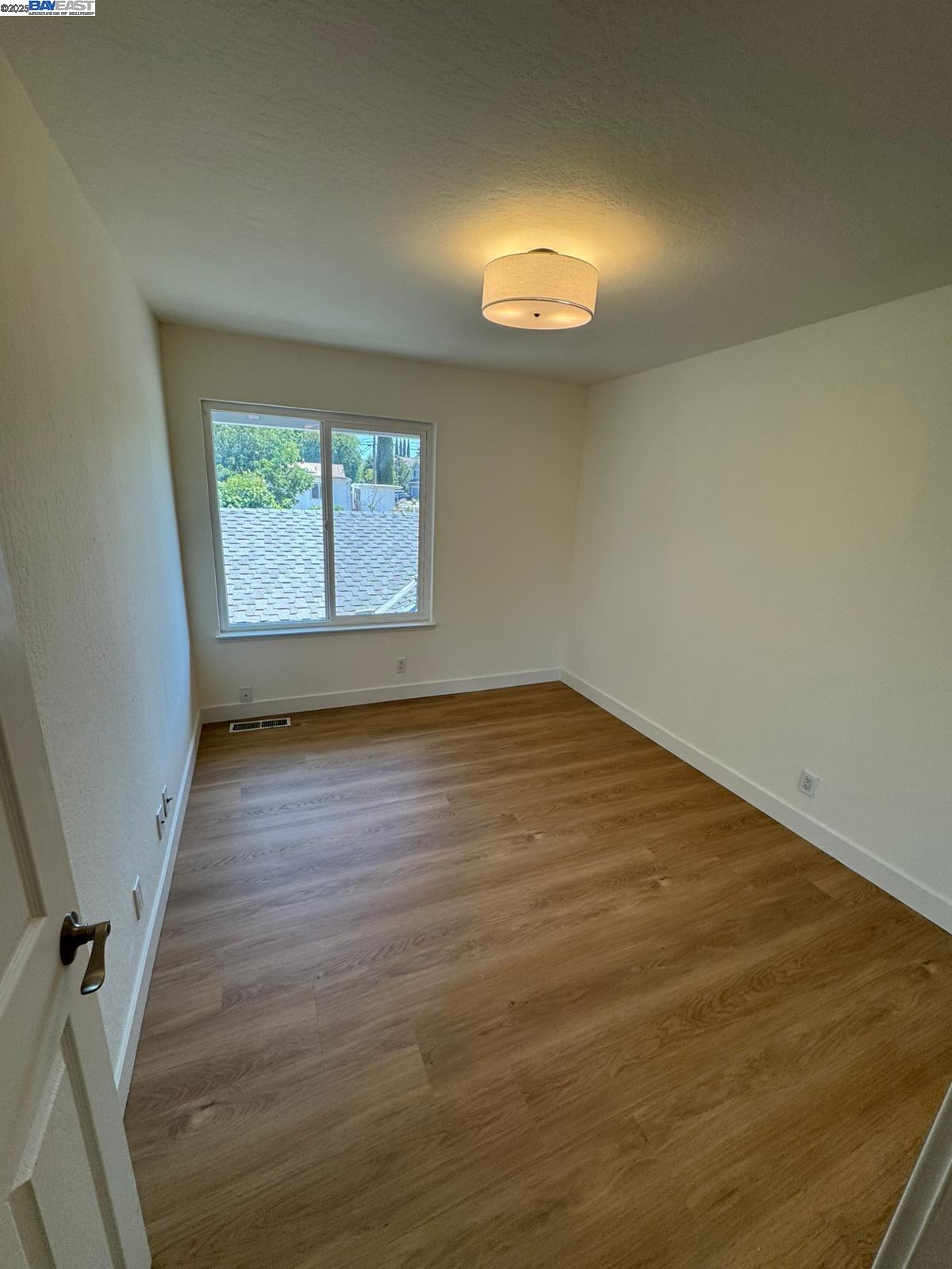 Detail Gallery Image 12 of 18 For 373 Pantano Circle, Pacheco,  CA 94553 - 3 Beds | 2/1 Baths