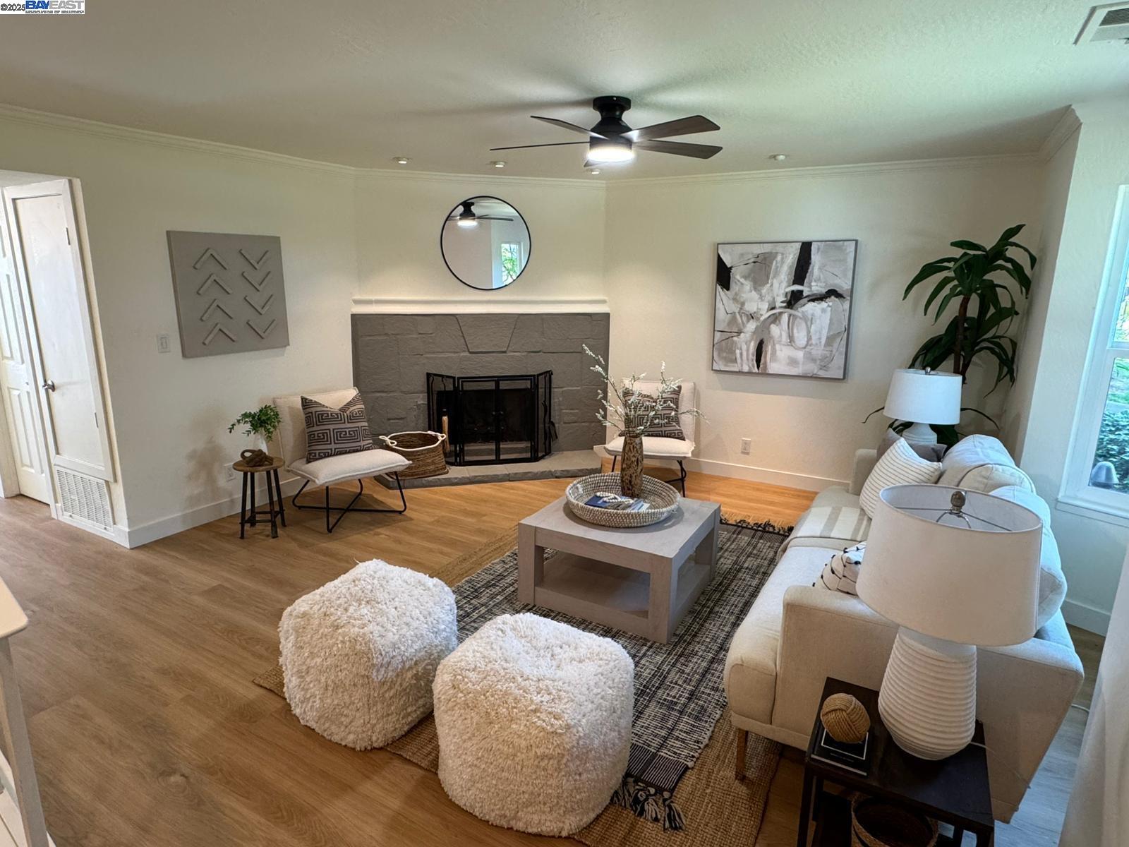 Detail Gallery Image 3 of 18 For 373 Pantano Circle, Pacheco,  CA 94553 - 3 Beds | 2/1 Baths