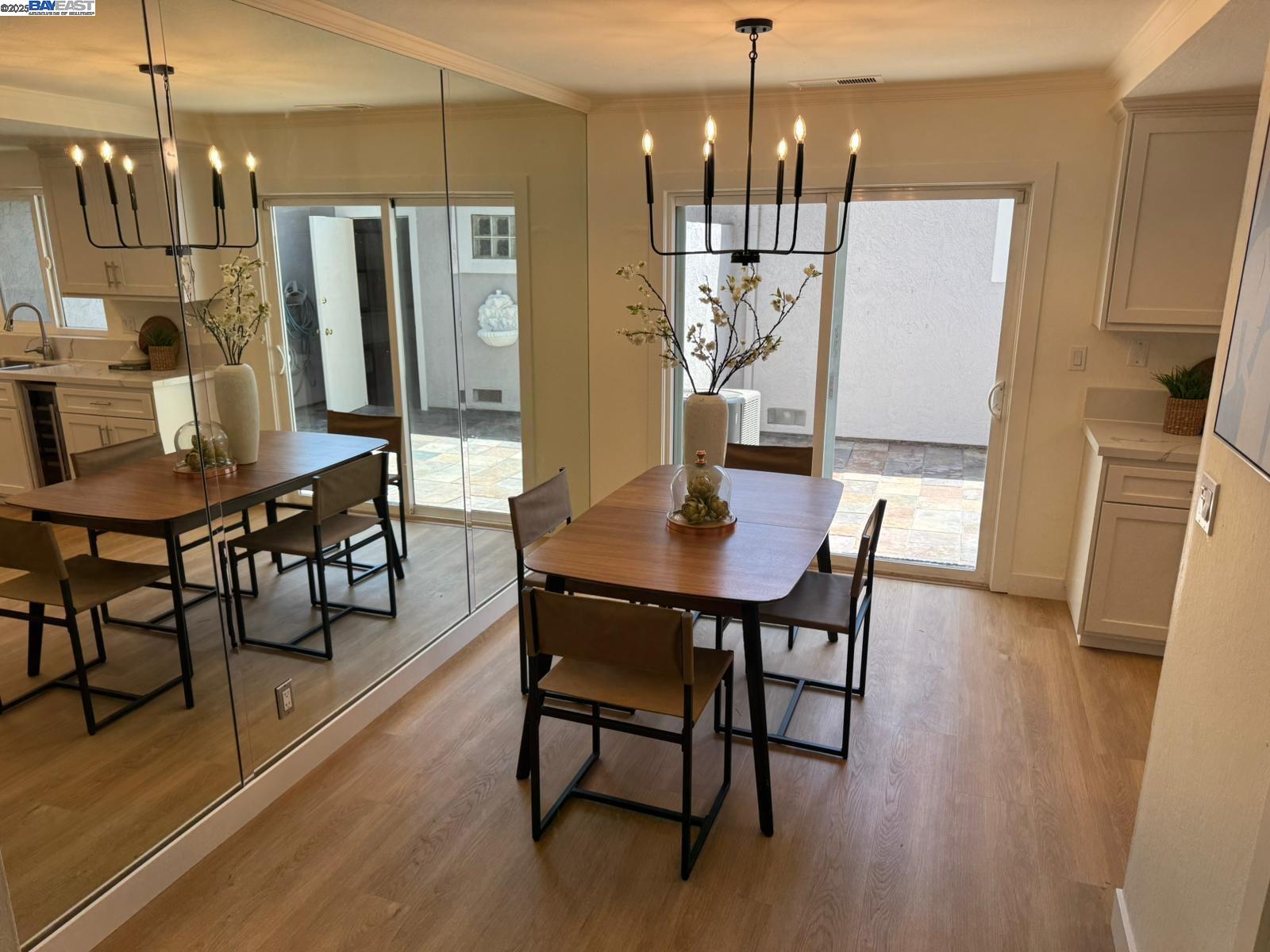 Detail Gallery Image 4 of 18 For 373 Pantano Circle, Pacheco,  CA 94553 - 3 Beds | 2/1 Baths