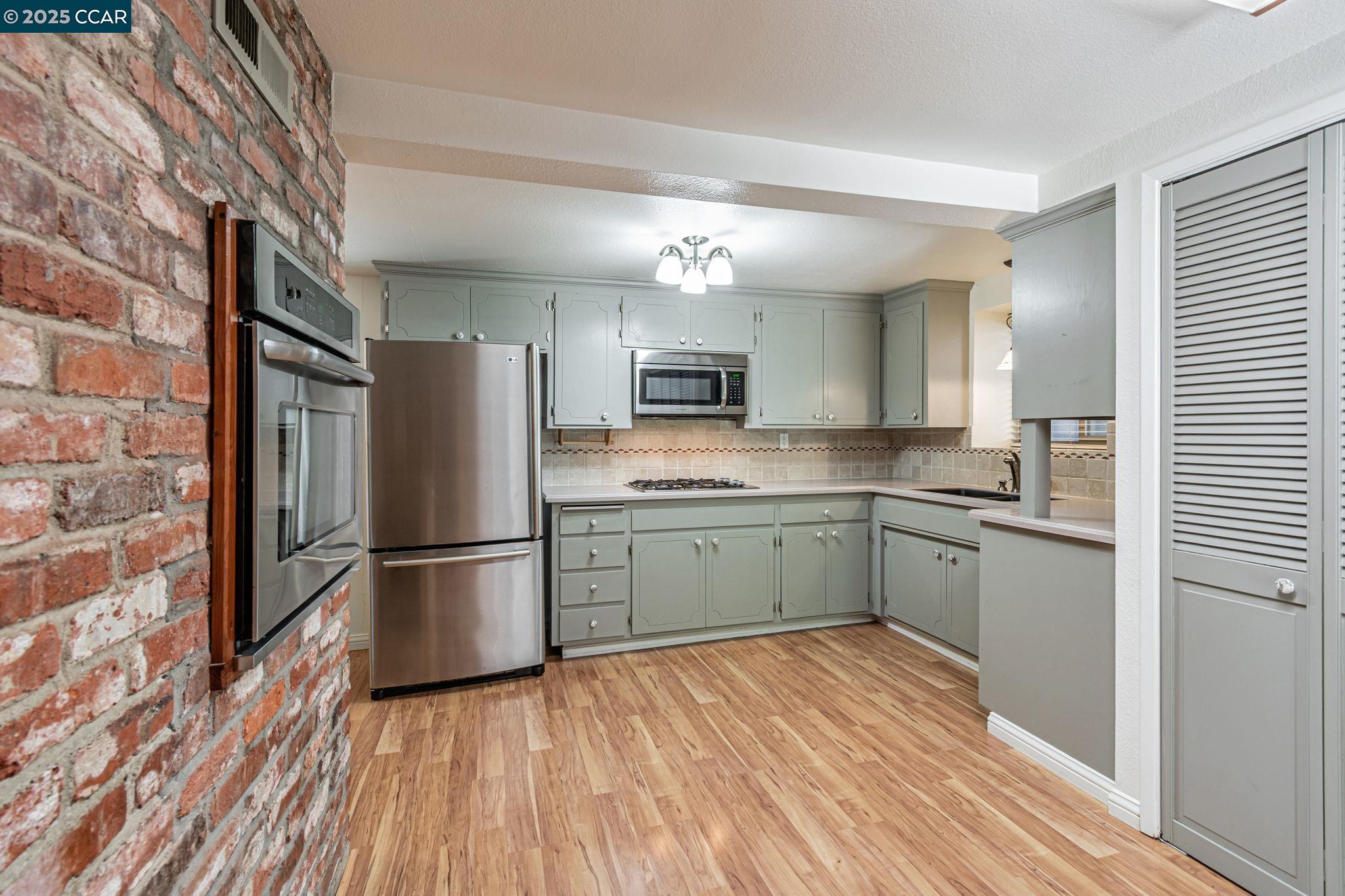 Detail Gallery Image 6 of 31 For 5924 Mcbryde Ave, Richmond,  CA 94805 - 3 Beds | 2 Baths